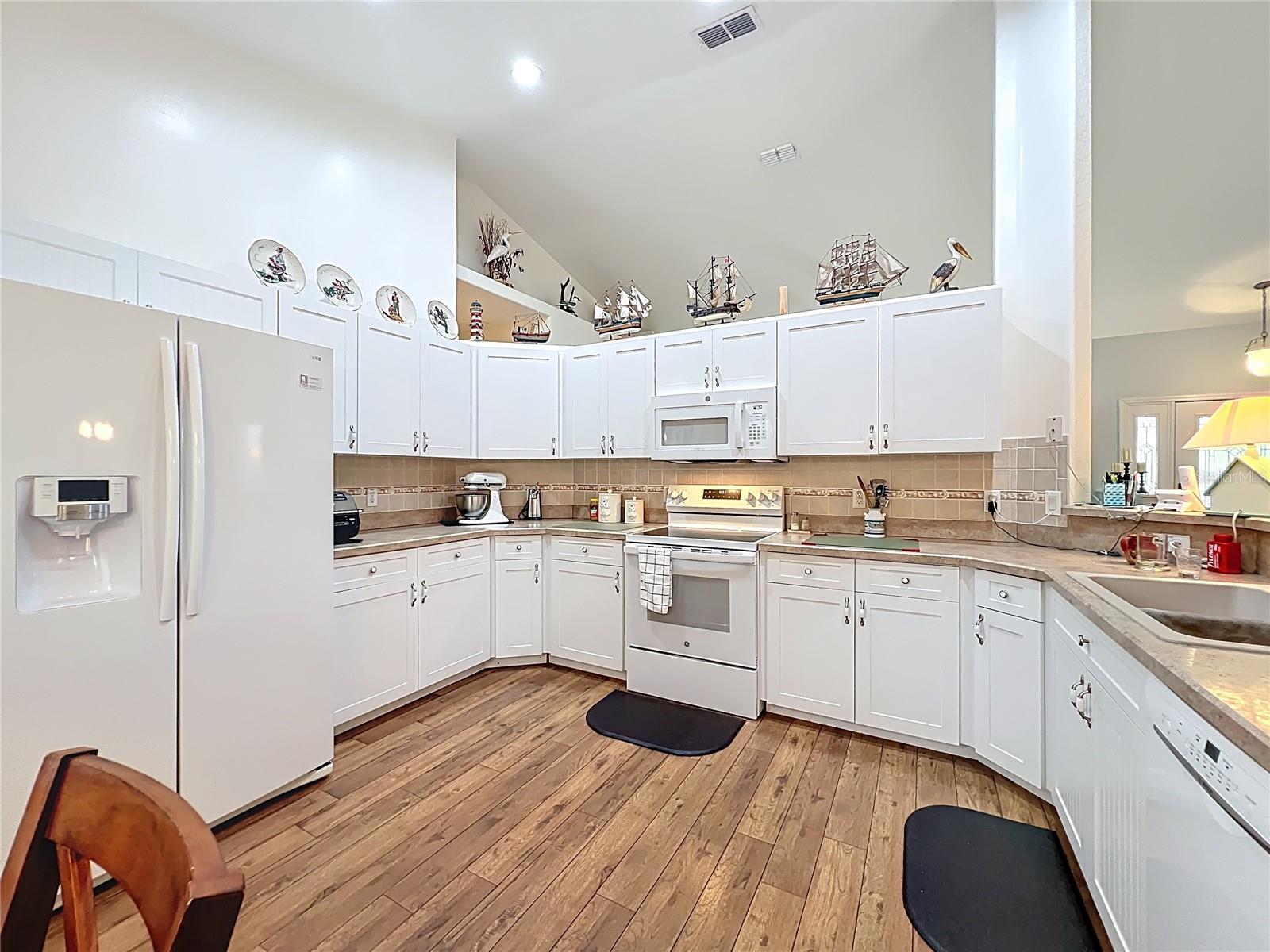 Image 18 of 61 For 9540 54 Court