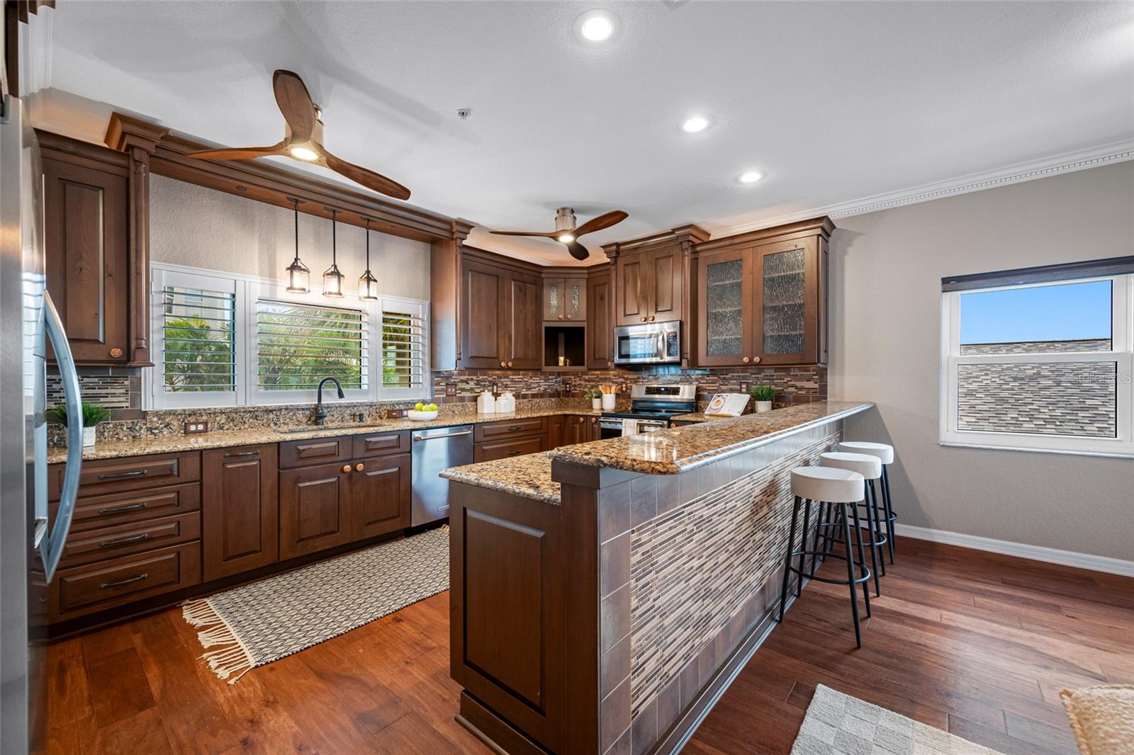 Image 22 of 41 For 8575 Sunset Court