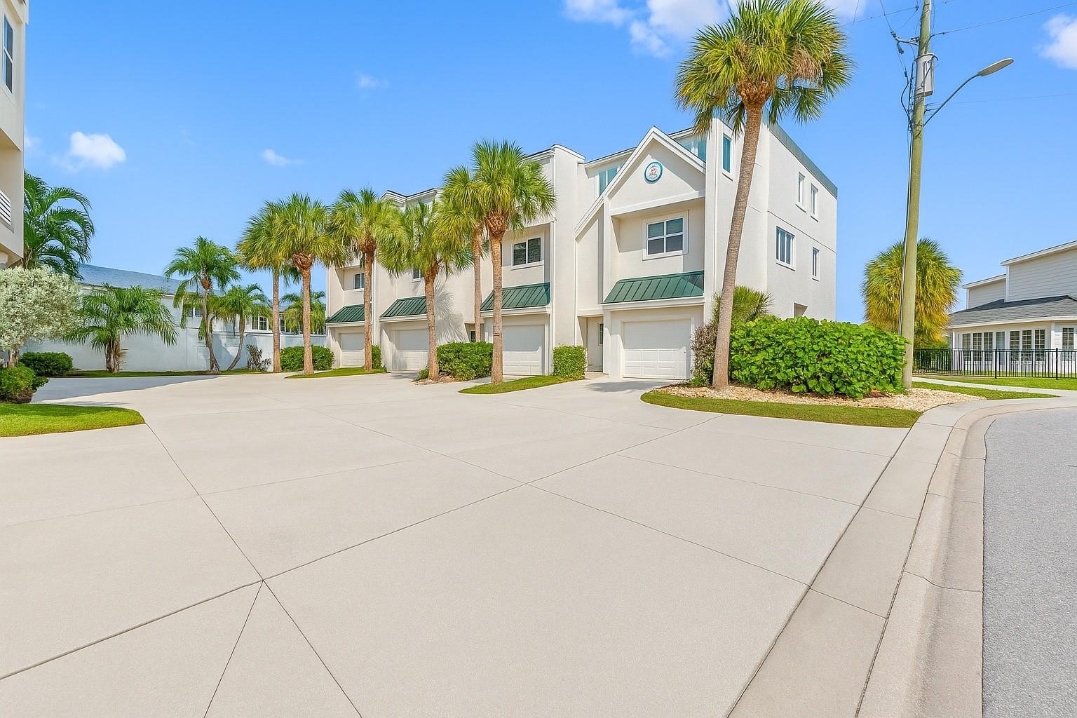 Image 36 of 41 For 8575 Sunset Court