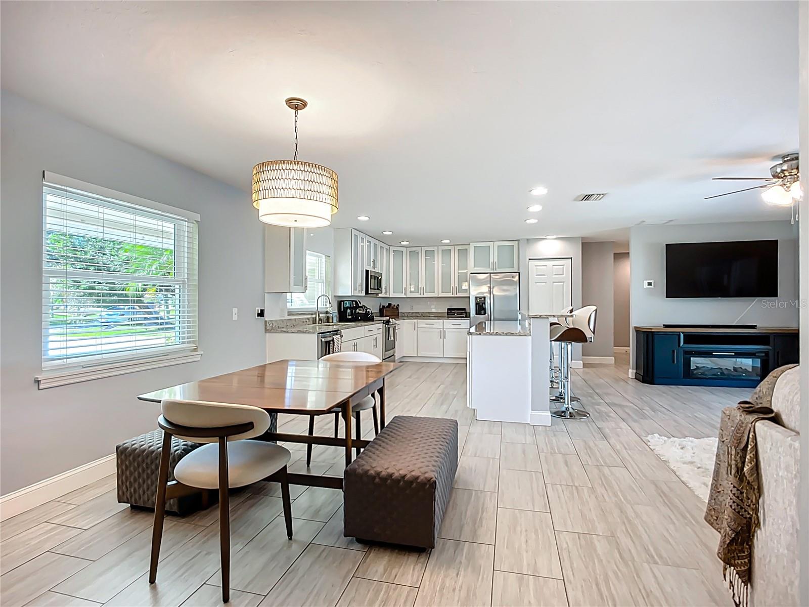 Image 10 of 54 For 505 Lake Drive