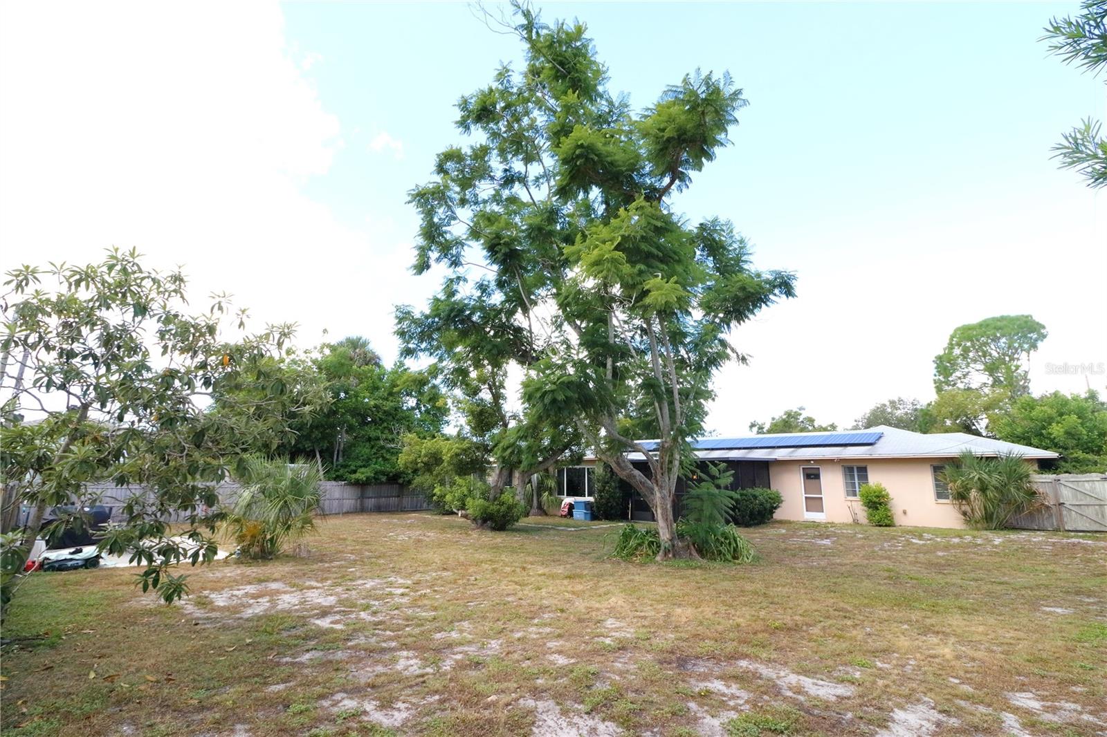 Image 15 of 16 For 1467 Jacaranda Circle N