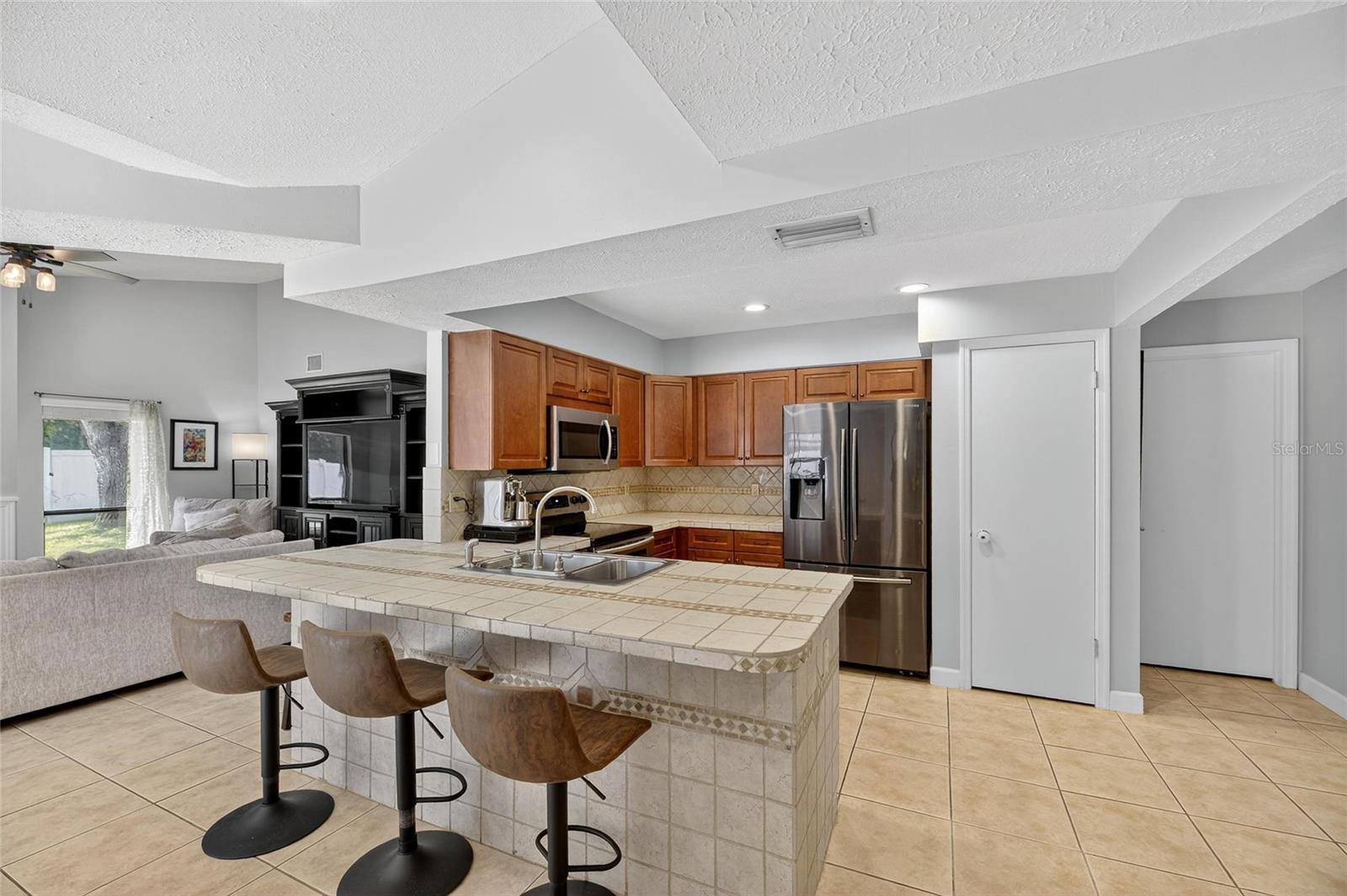 Image 10 of 47 For 15026 Rocky Ledge Drive