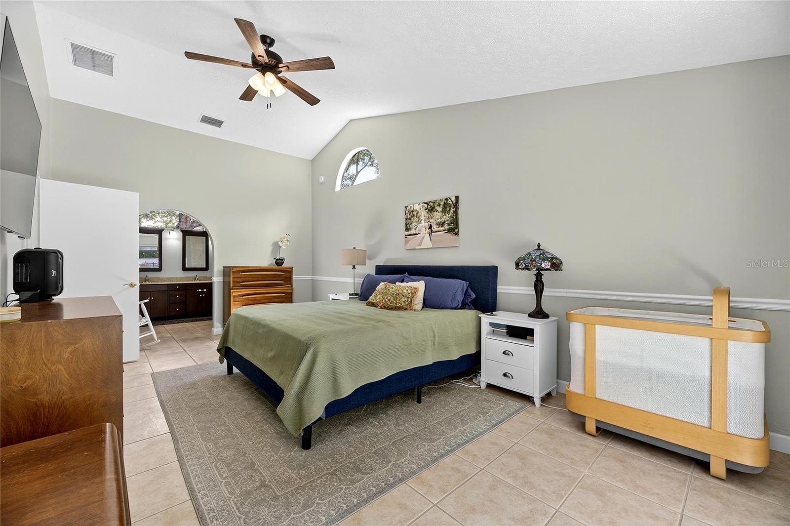 Image 23 of 47 For 15026 Rocky Ledge Drive