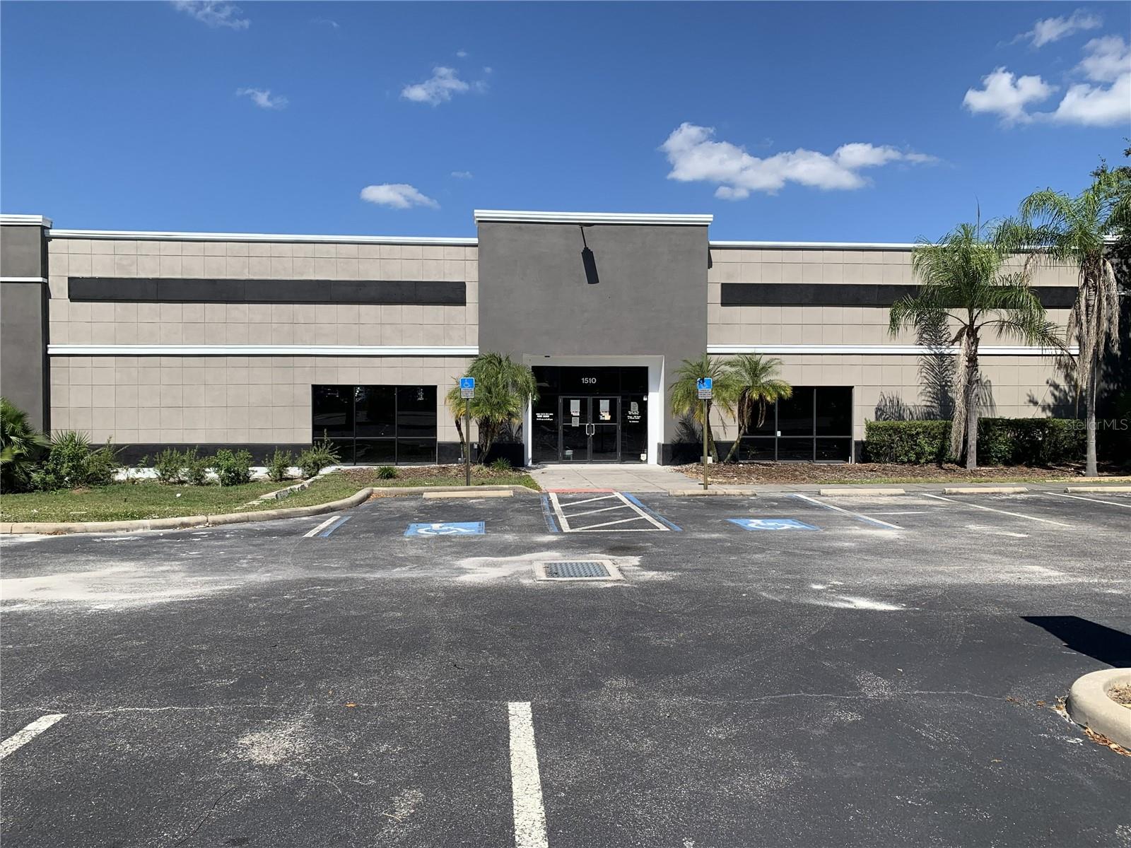 Image 2 of 9 For 1510 College Avenue