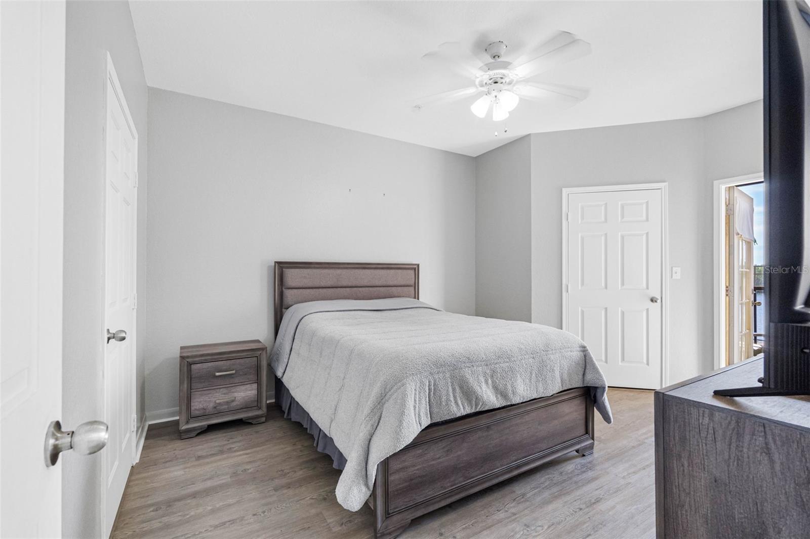 Image 23 of 63 For 4343 Bayside Village Drive 104