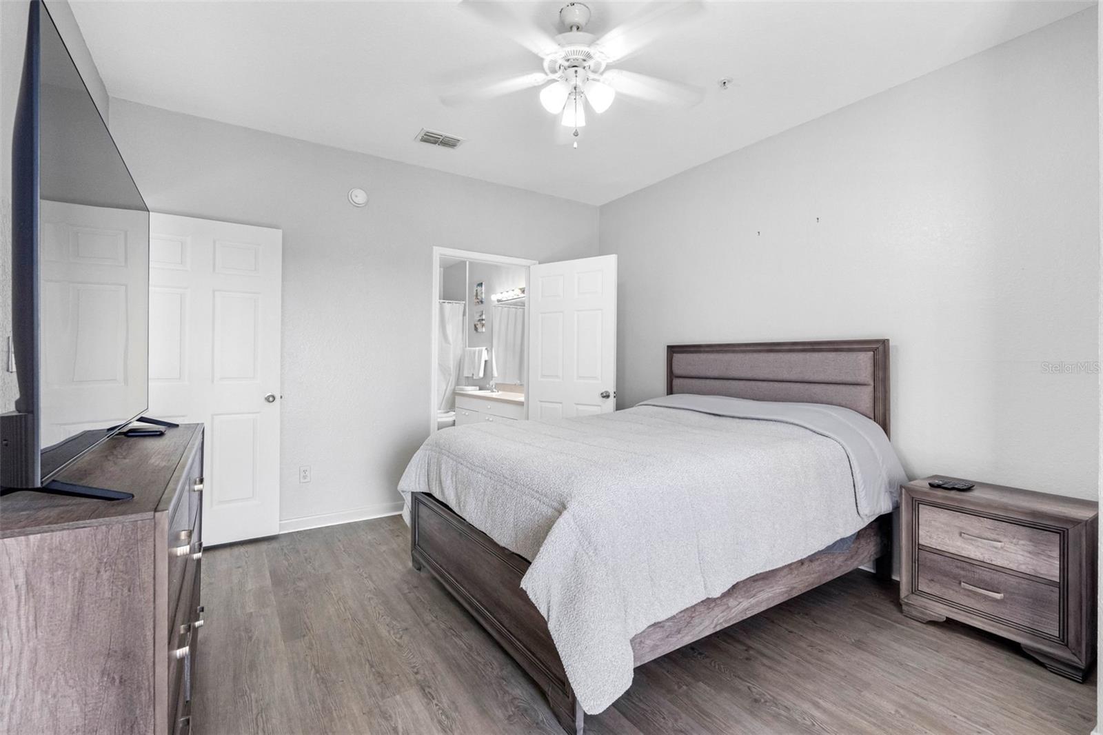 Image 25 of 63 For 4343 Bayside Village Drive 104