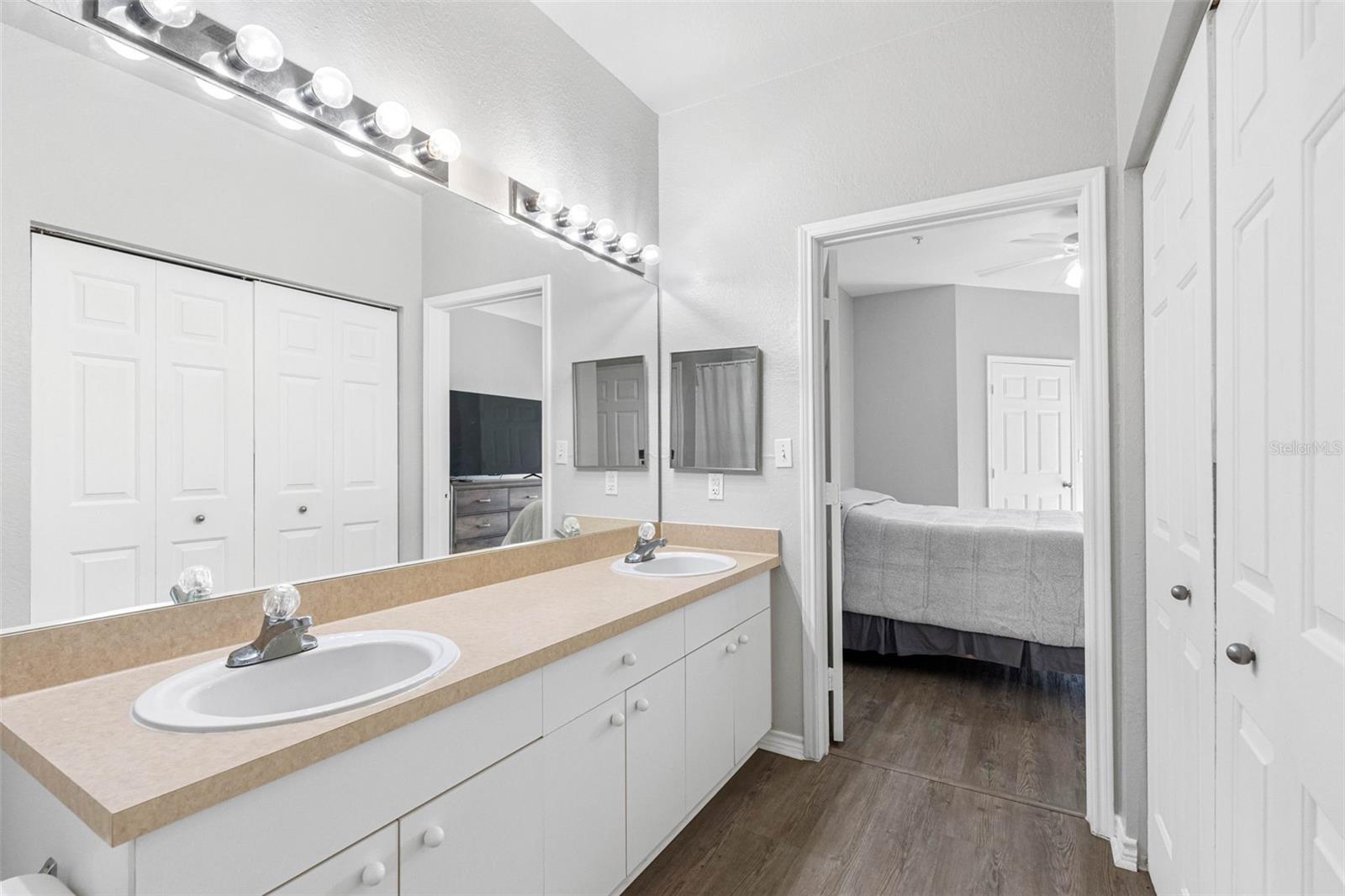 Image 33 of 63 For 4343 Bayside Village Drive 104