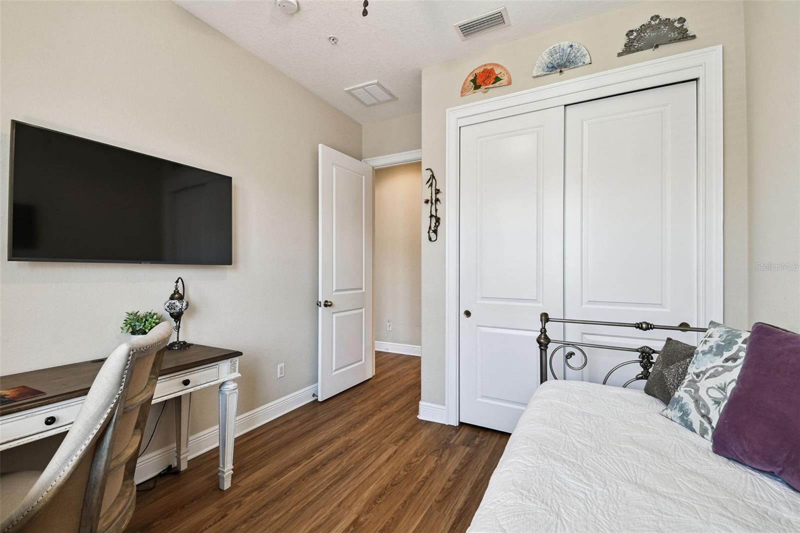 Image 38 of 58 For 6021 Printery Street 103