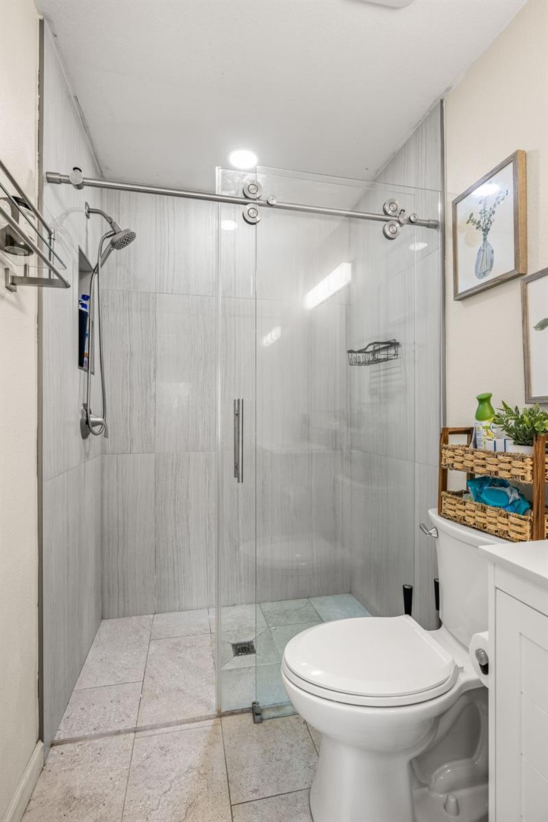Image 20 of 35 For 14002 Arbor Knoll Circle