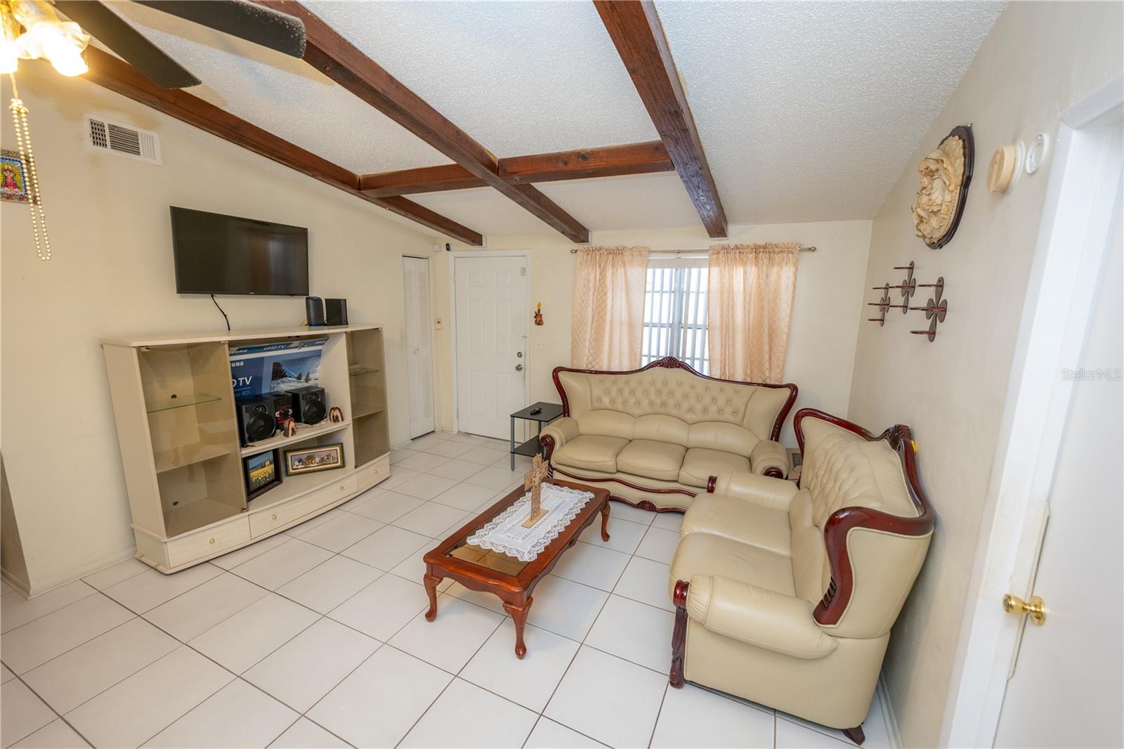 Image 16 of 54 For 9120 Sandcroft Court