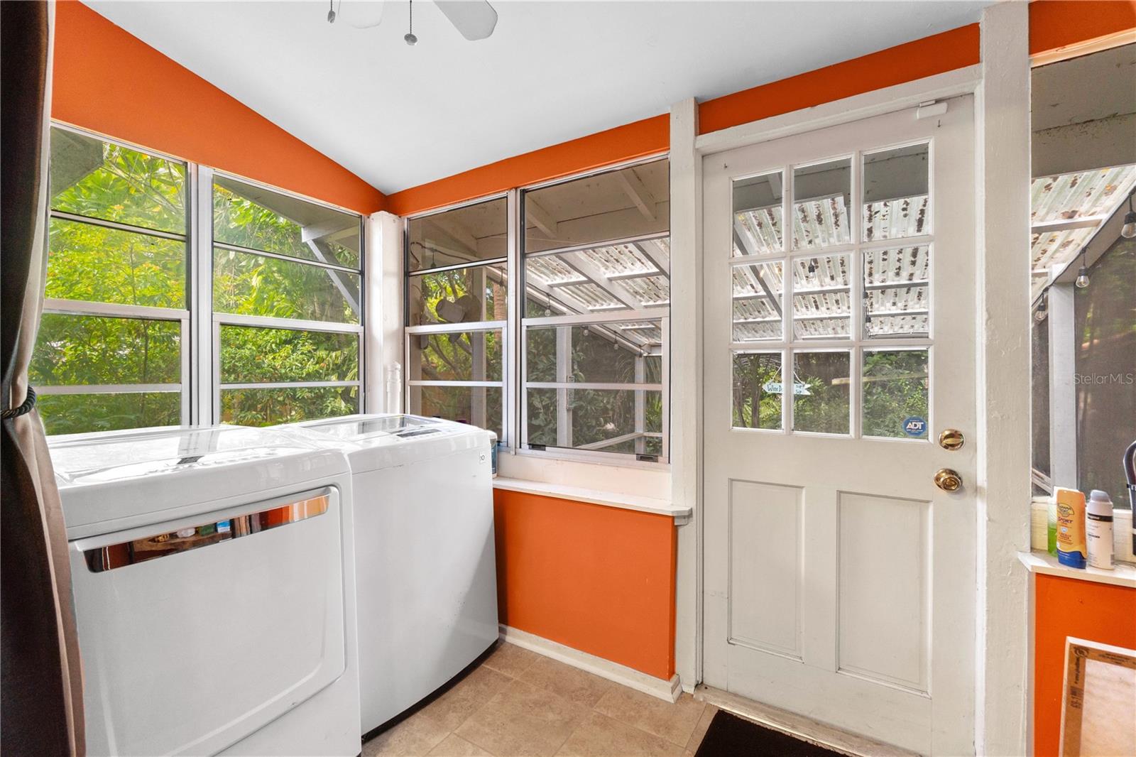 Image 13 of 40 For 1006 11th Avenue W