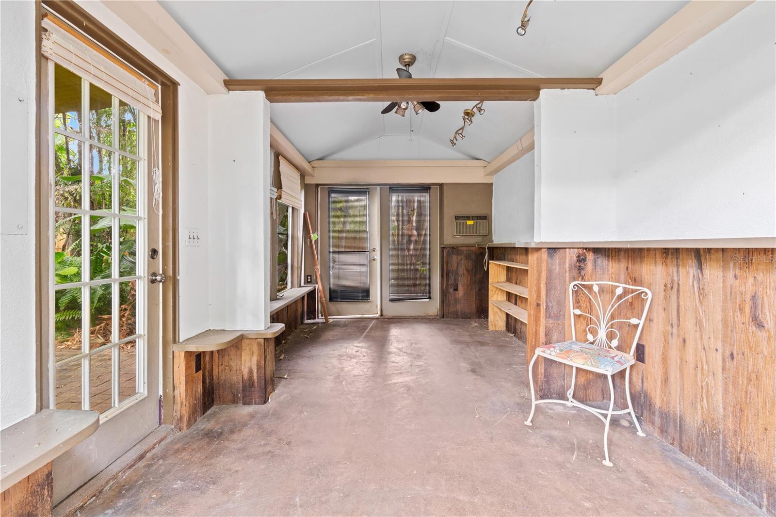 Image 30 of 40 For 1006 11th Avenue W