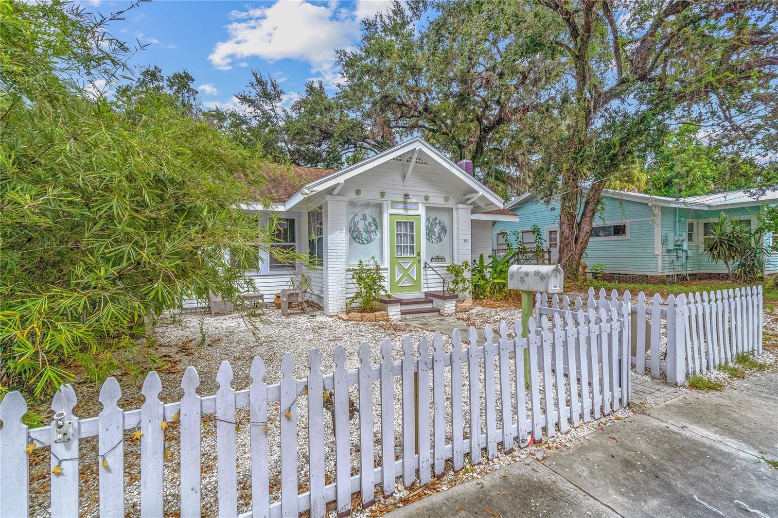 Image 33 of 40 For 1006 11th Avenue W
