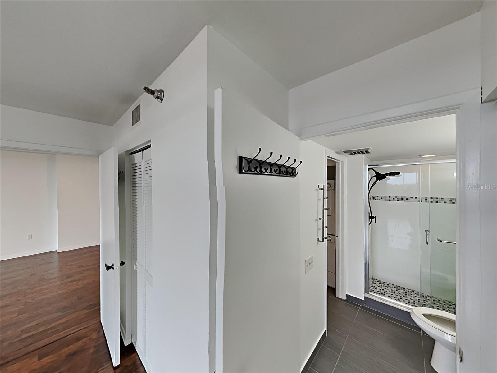 Image 18 of 24 For 2333 Feather Sound Drive C408