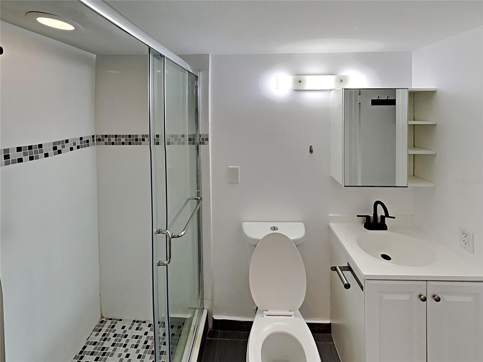 Image 22 of 24 For 2333 Feather Sound Drive C408