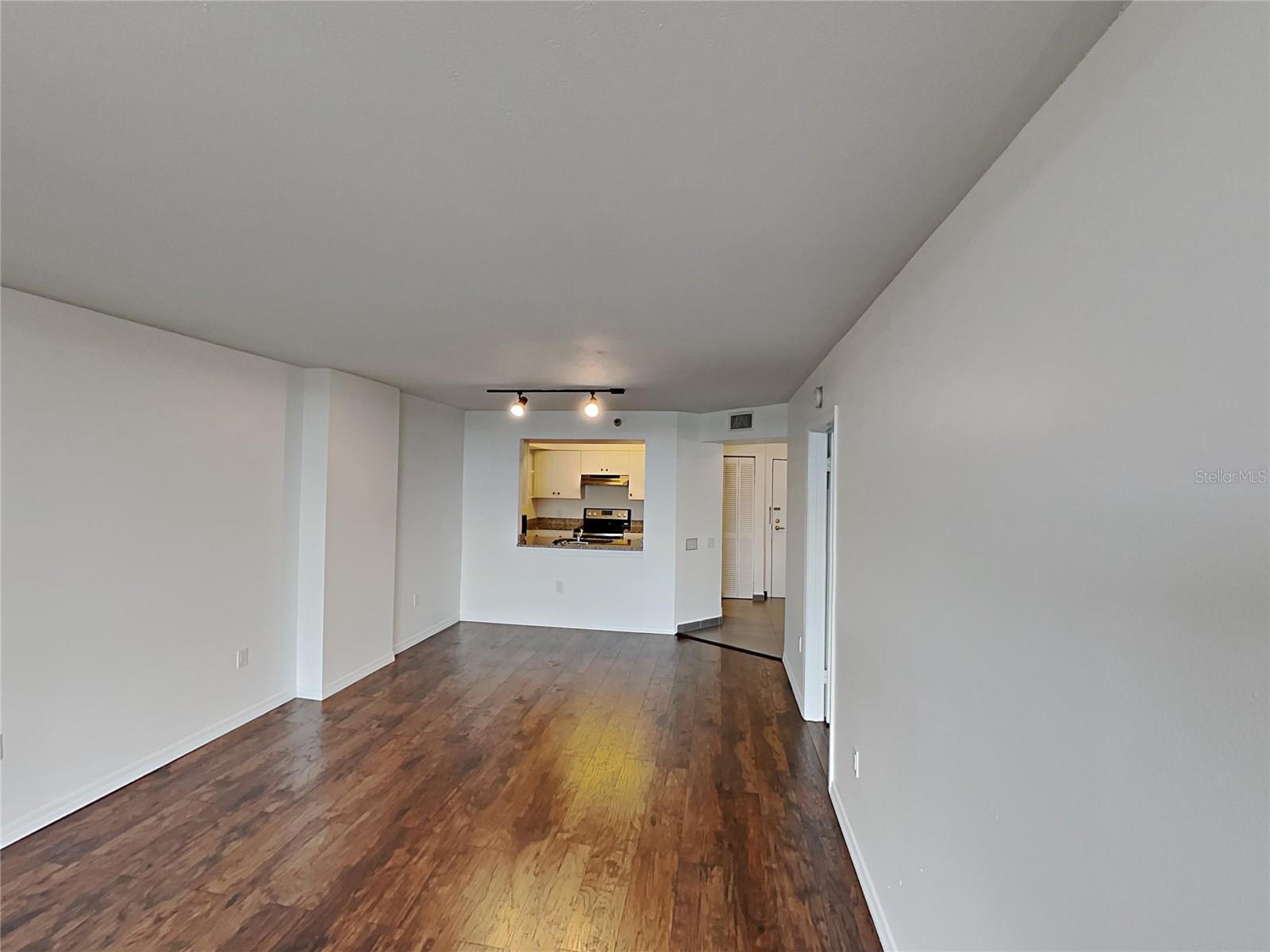 Image 4 of 24 For 2333 Feather Sound Drive C408