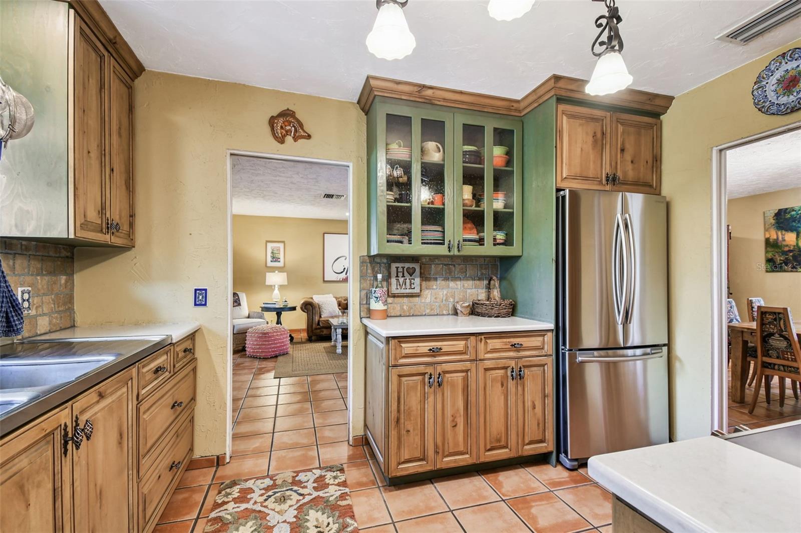 Image 16 of 45 For 266 Lyndhurst Street