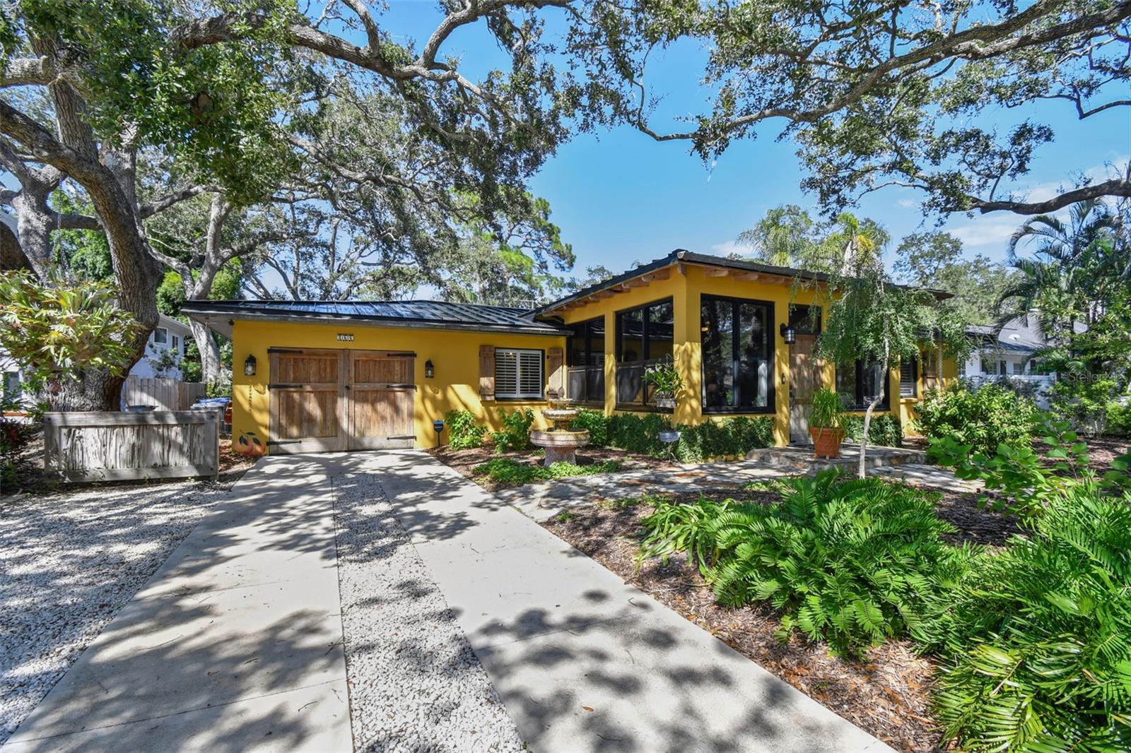 Image 2 of 45 For 266 Lyndhurst Street