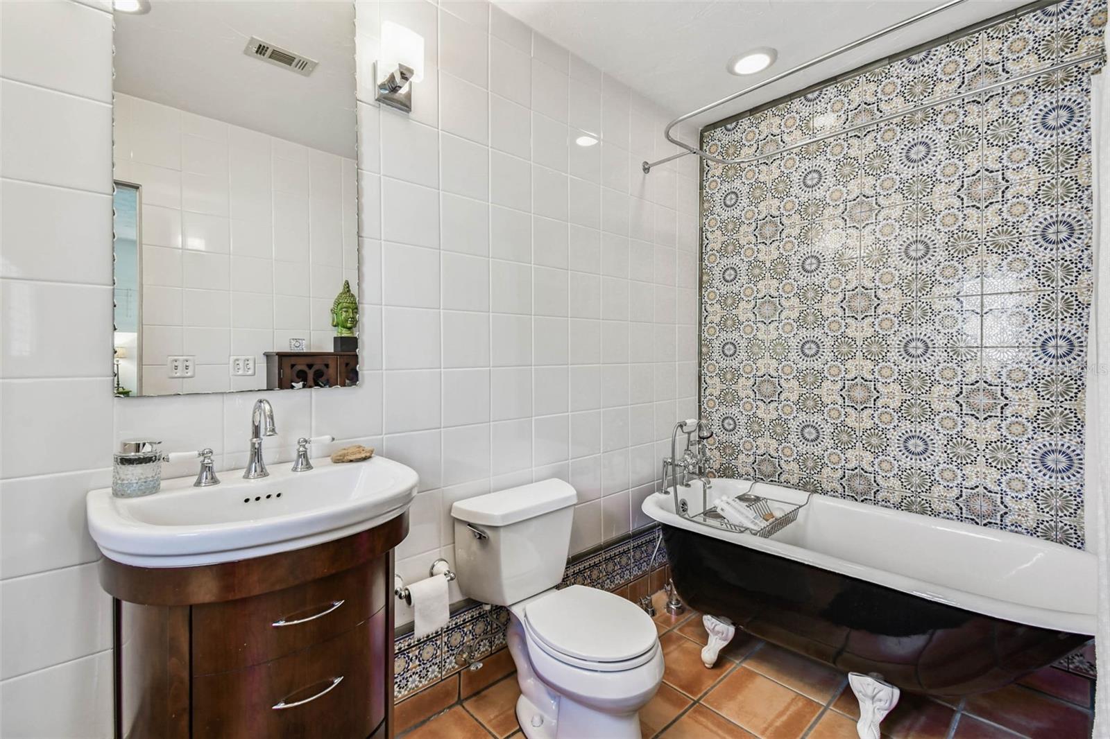 Image 21 of 45 For 266 Lyndhurst Street