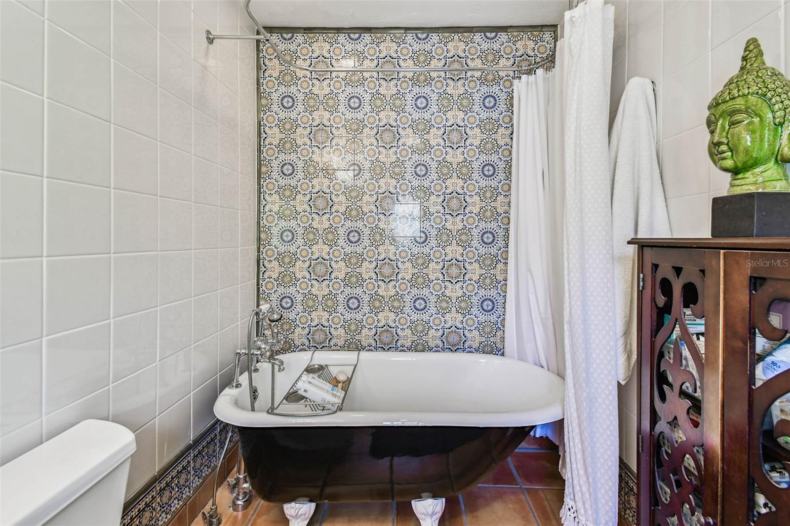 Image 22 of 45 For 266 Lyndhurst Street