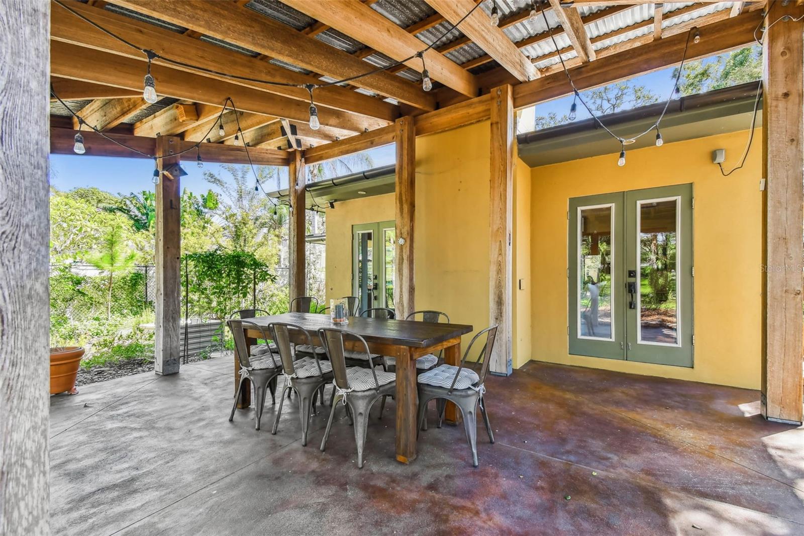 Image 32 of 45 For 266 Lyndhurst Street