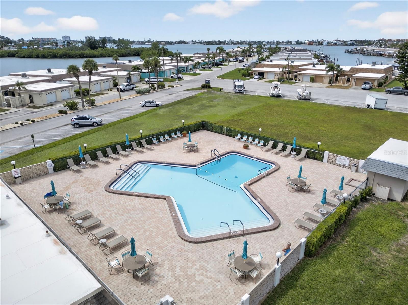 Image 21 of 27 For 167 Boca Ciega Point Boulevard N 167