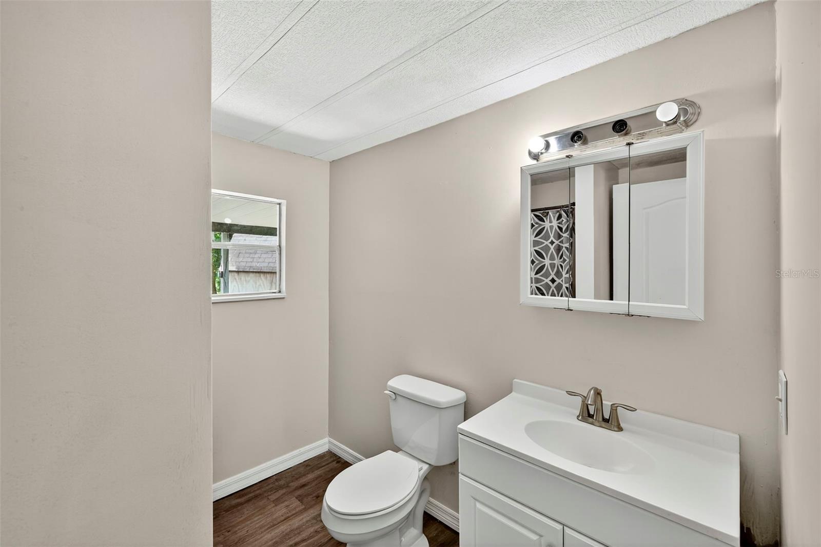 Image 21 of 38 For 37016 Waterside Drive