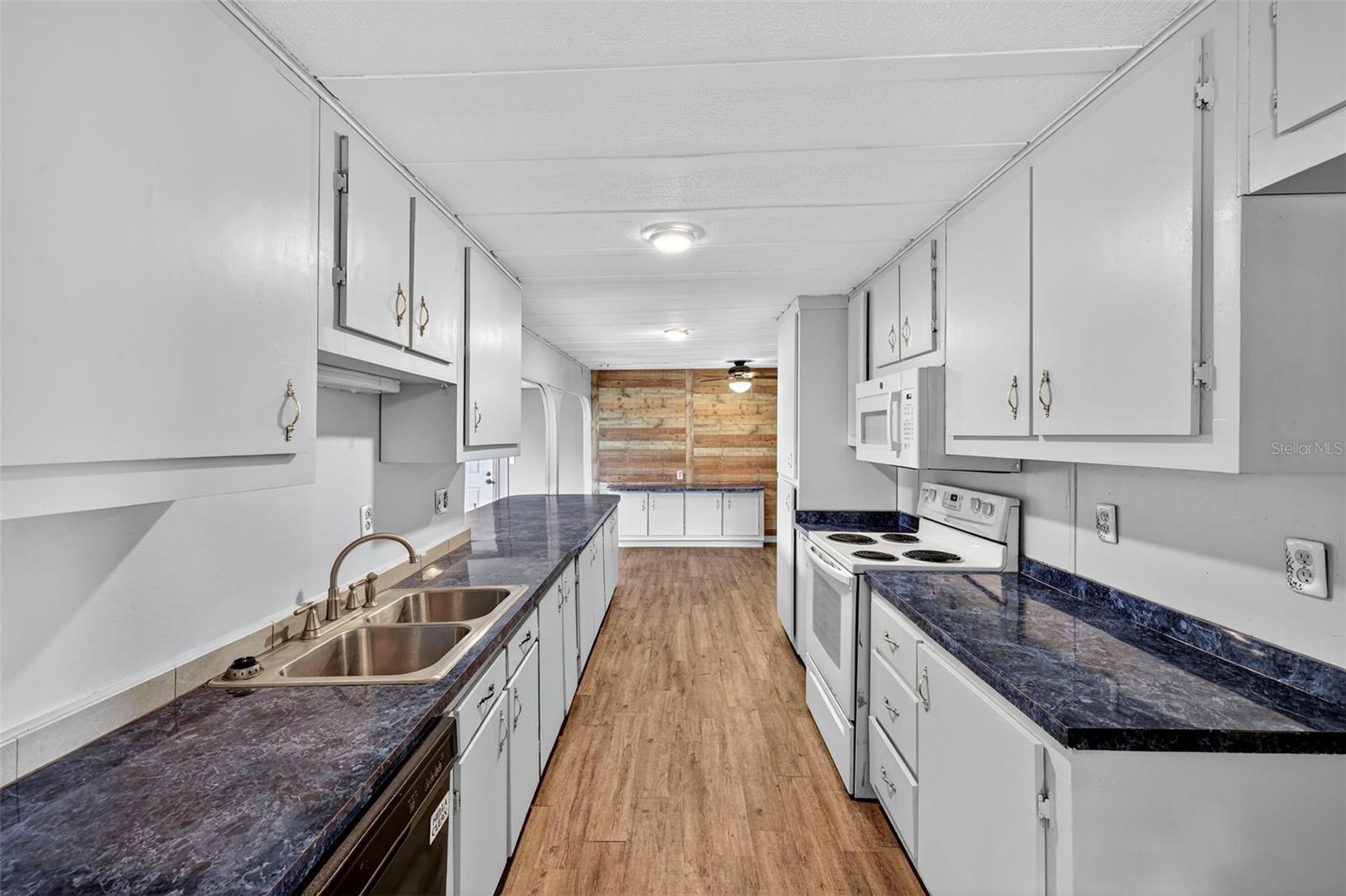 Image 9 of 38 For 37016 Waterside Drive