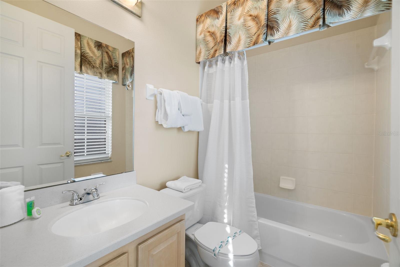 Image 31 of 50 For 7939 Sea Pearl Circle