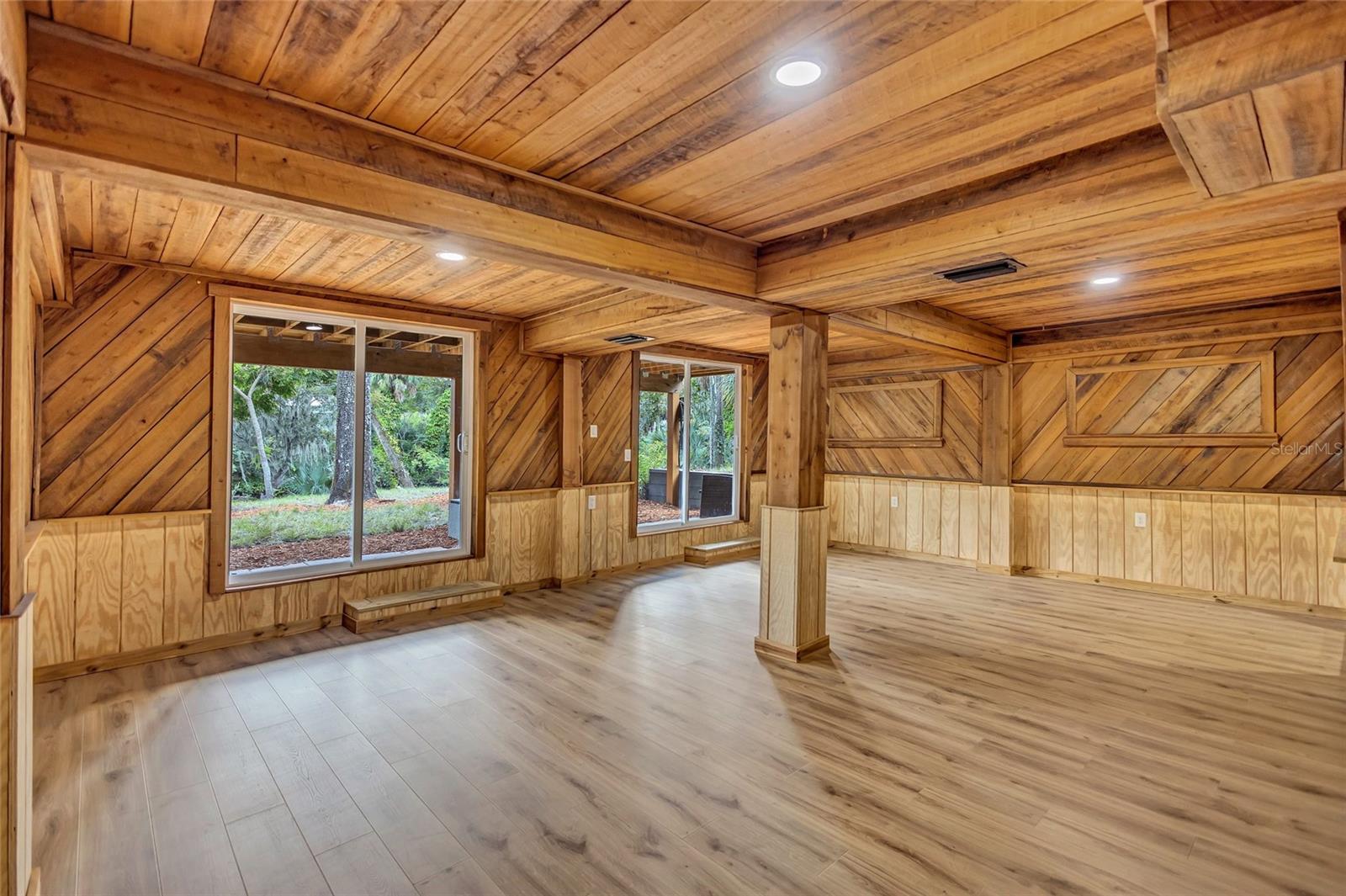 Image 13 of 67 For 4234 Alafia Boulevard