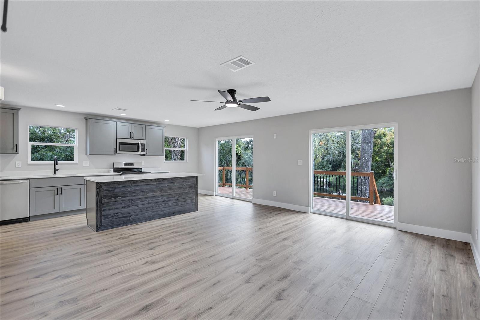 Image 20 of 67 For 4234 Alafia Boulevard