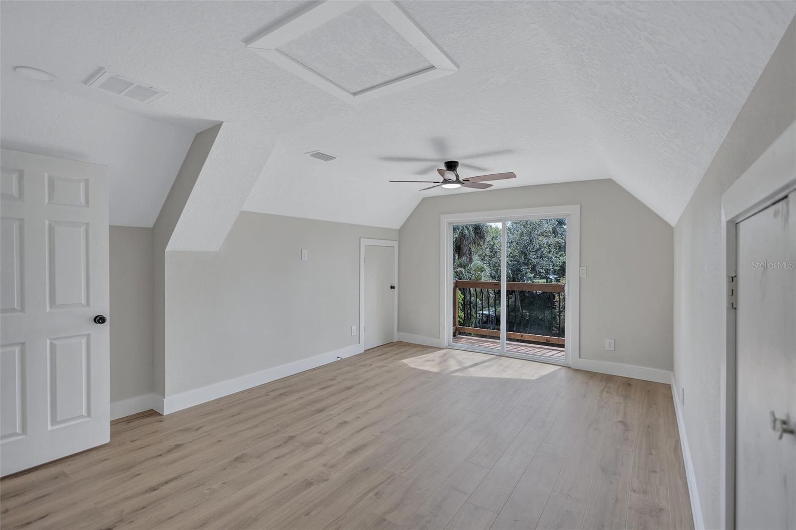 Image 25 of 67 For 4234 Alafia Boulevard