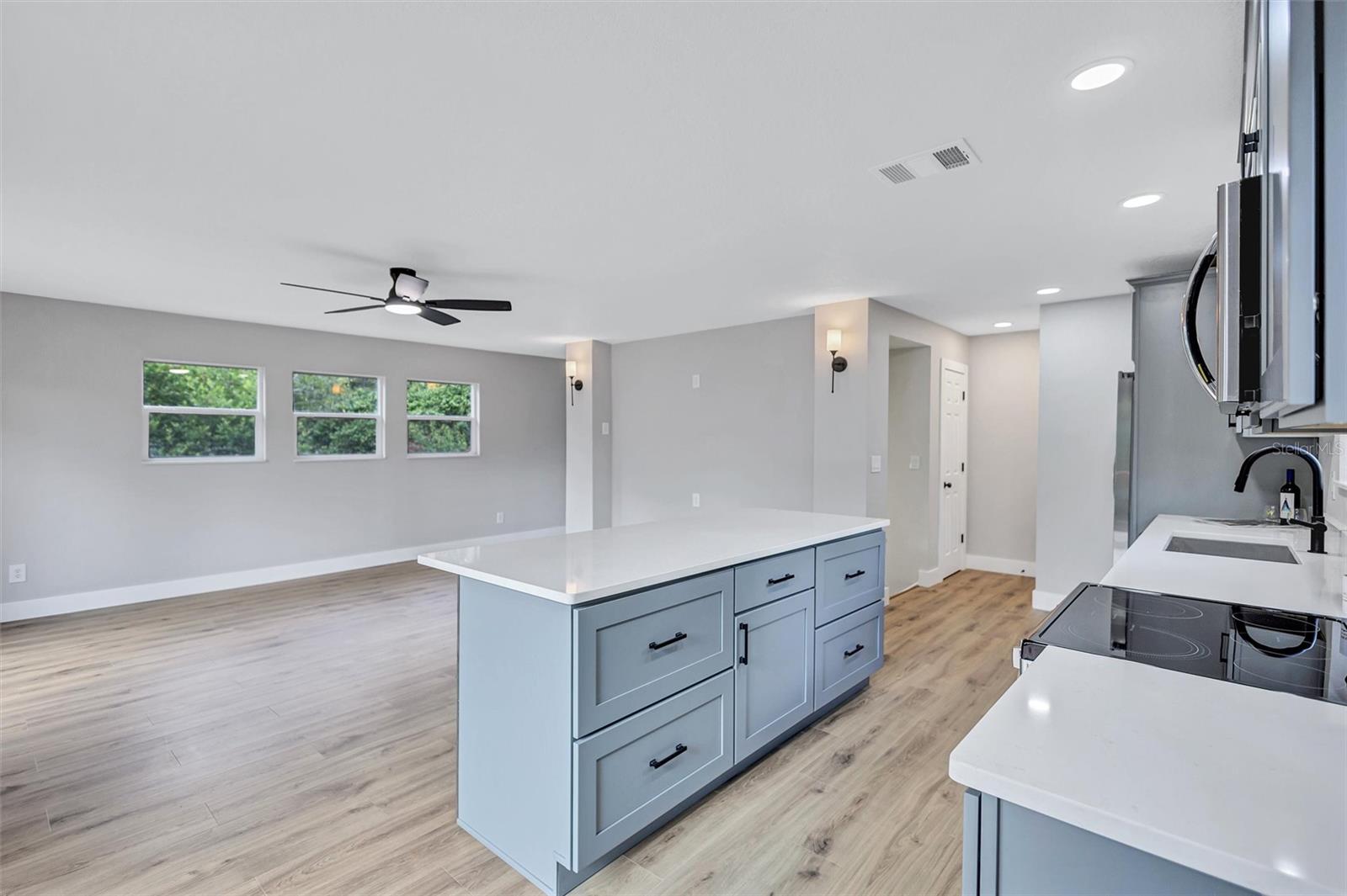 Image 28 of 67 For 4234 Alafia Boulevard
