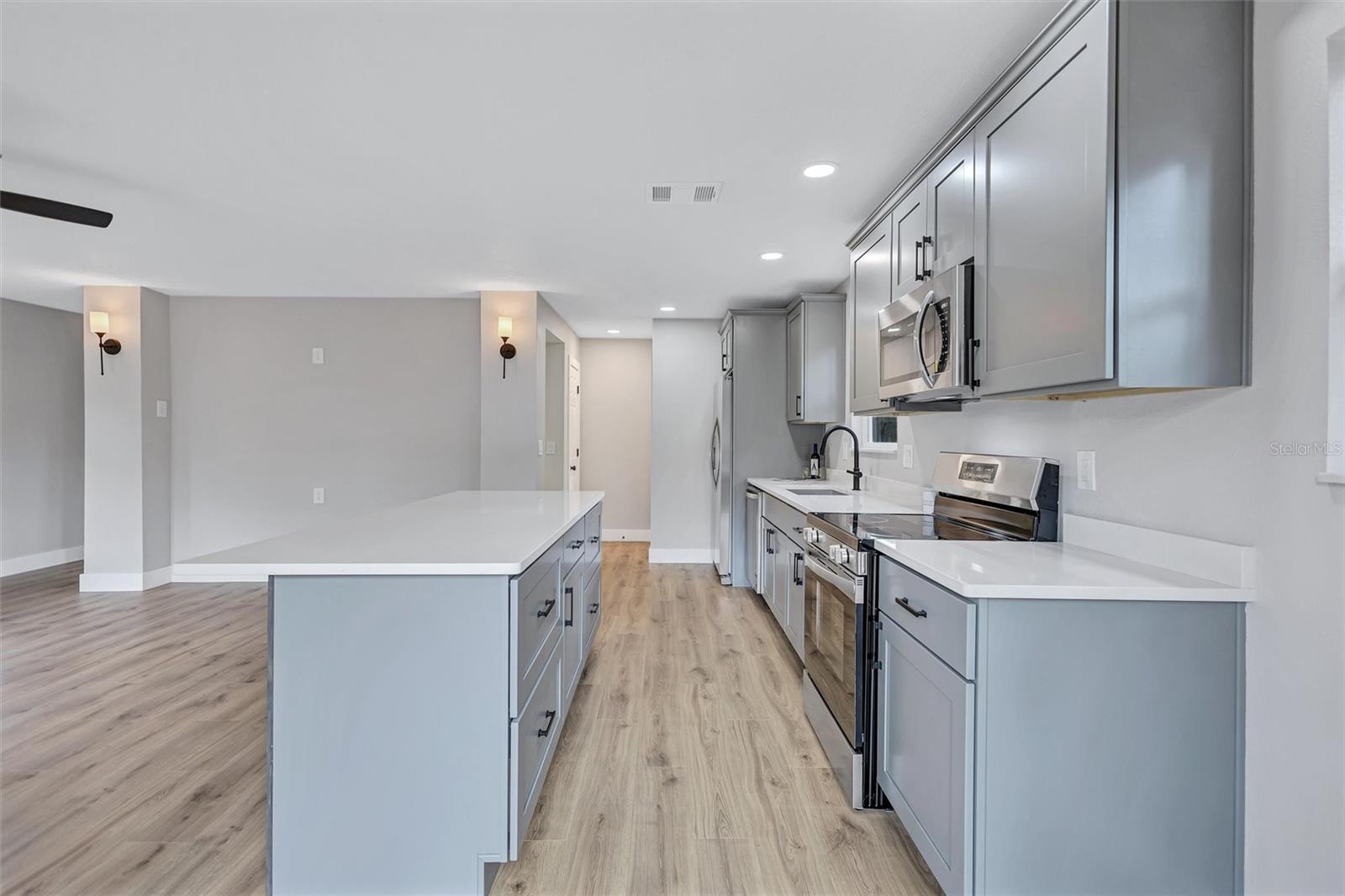 Image 31 of 67 For 4234 Alafia Boulevard