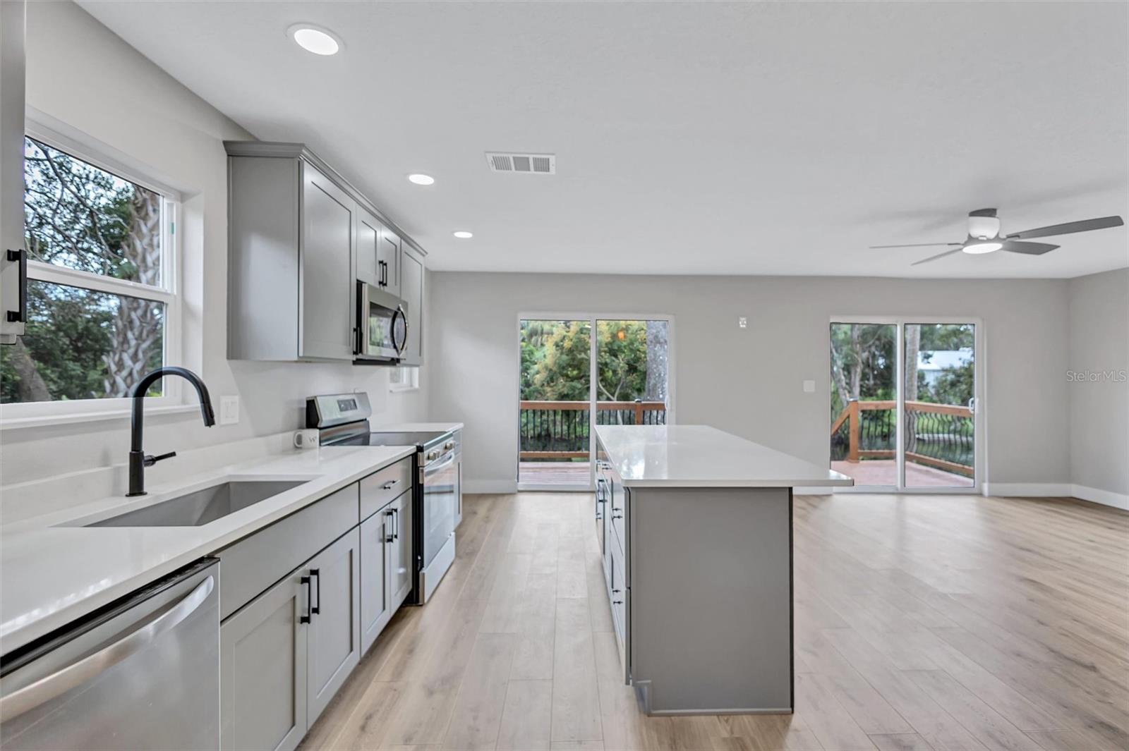 Image 40 of 67 For 4234 Alafia Boulevard