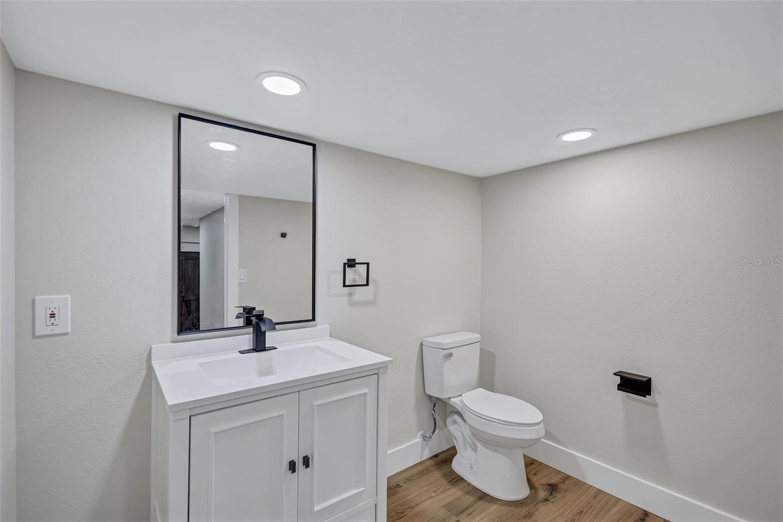 Image 43 of 67 For 4234 Alafia Boulevard