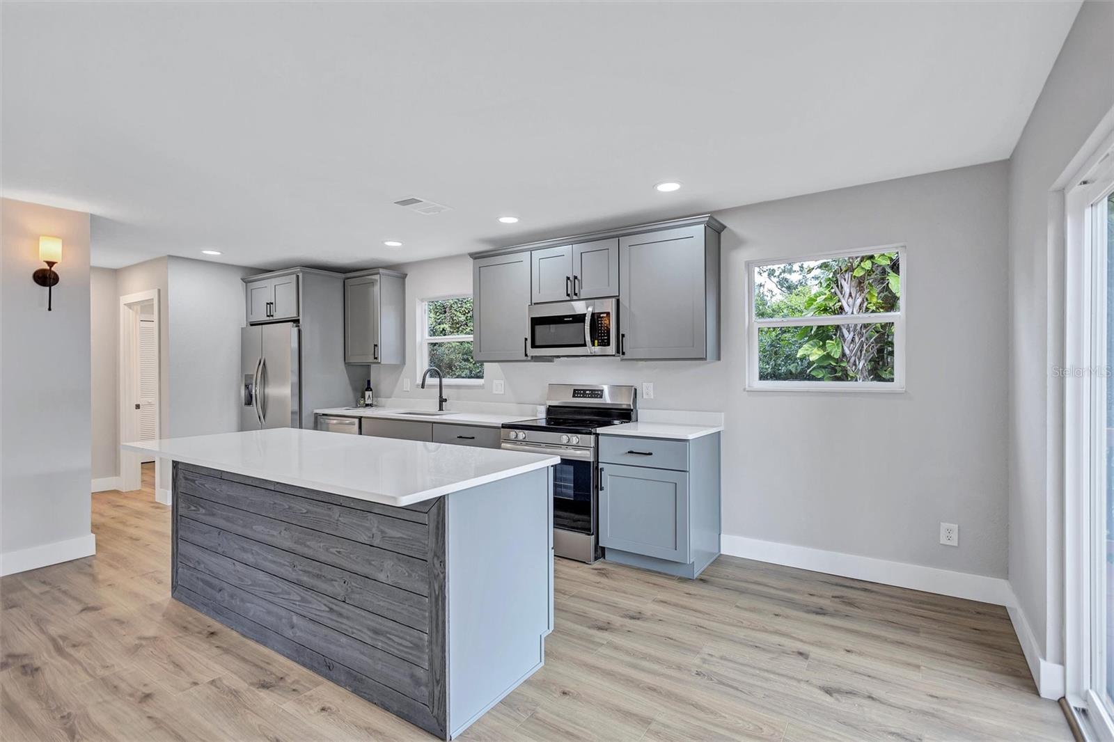 Image 55 of 67 For 4234 Alafia Boulevard