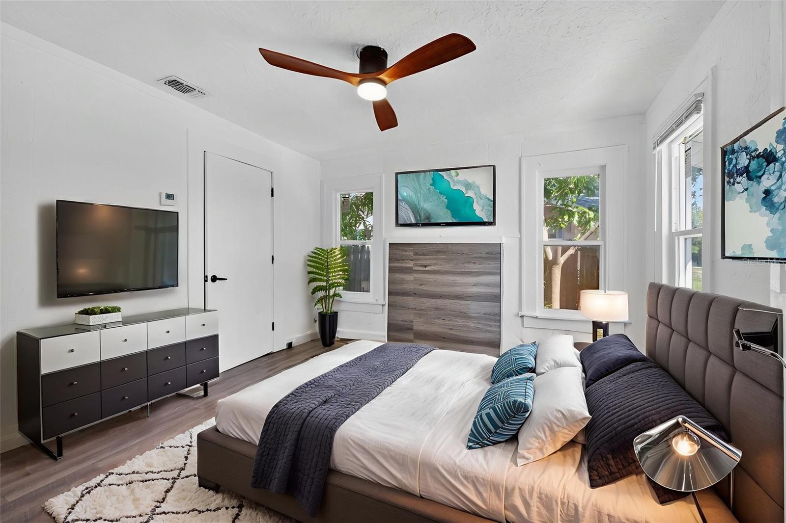 Image 11 of 41 For 2725 14th Avenue S