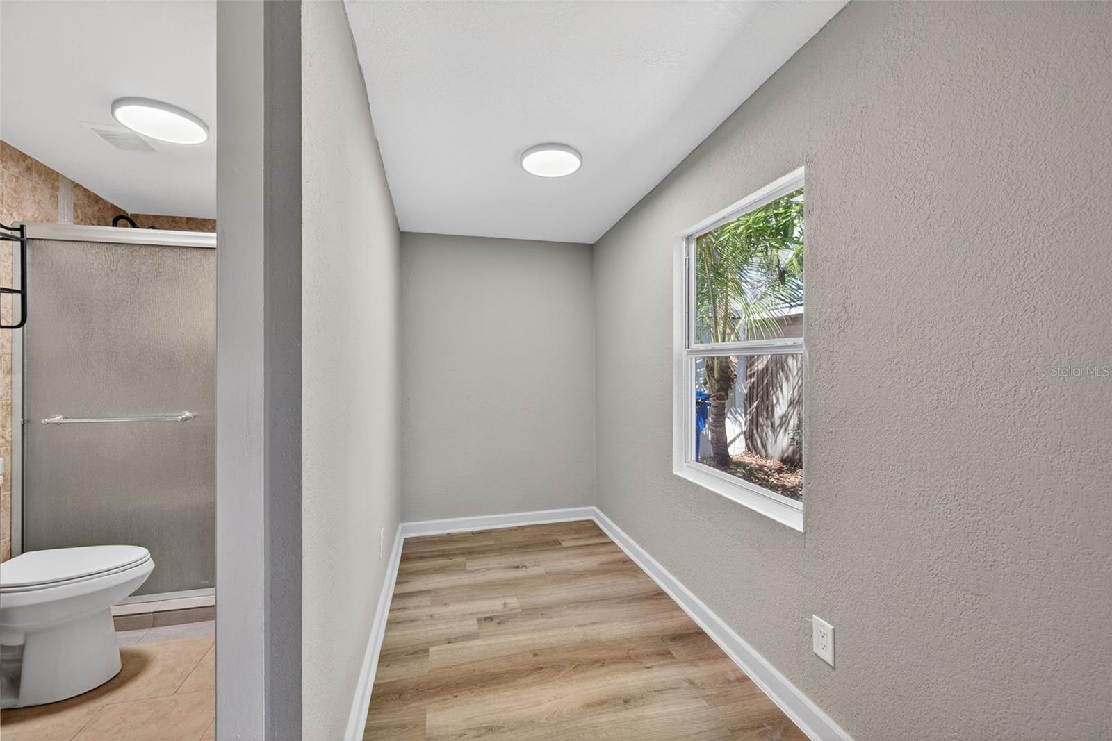 Image 14 of 41 For 2725 14th Avenue S