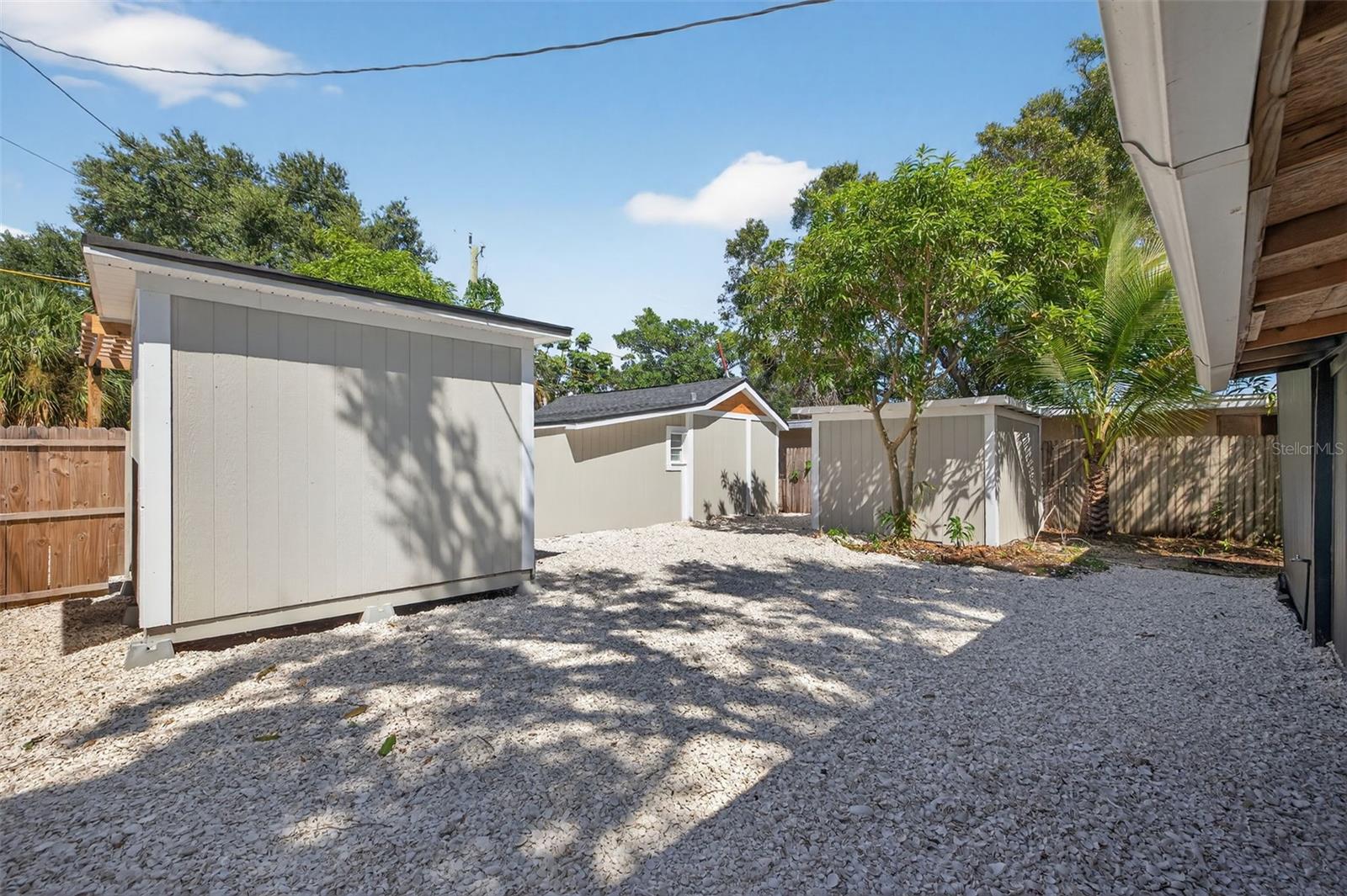 Image 21 of 41 For 2725 14th Avenue S