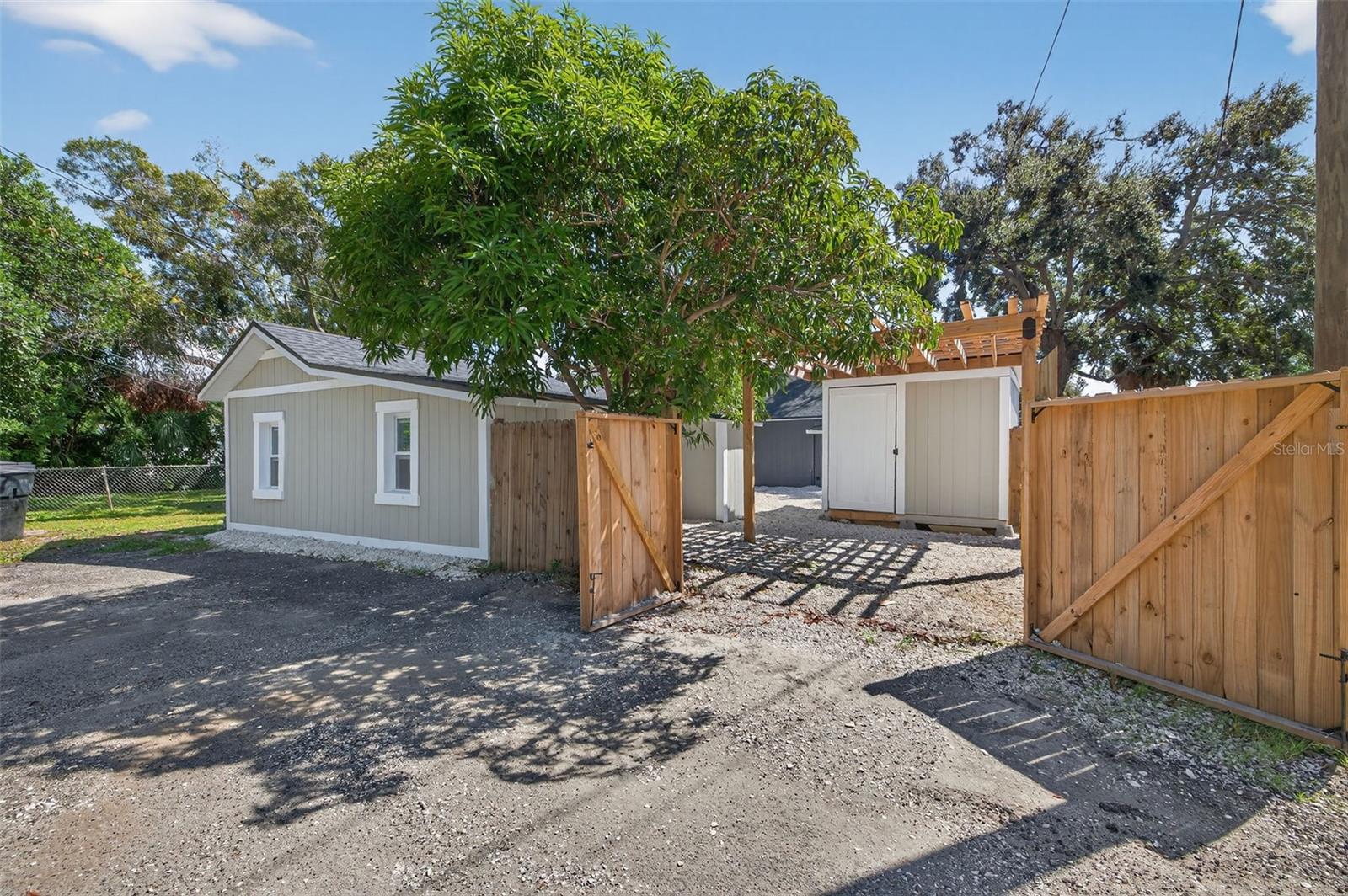 Image 26 of 41 For 2725 14th Avenue S