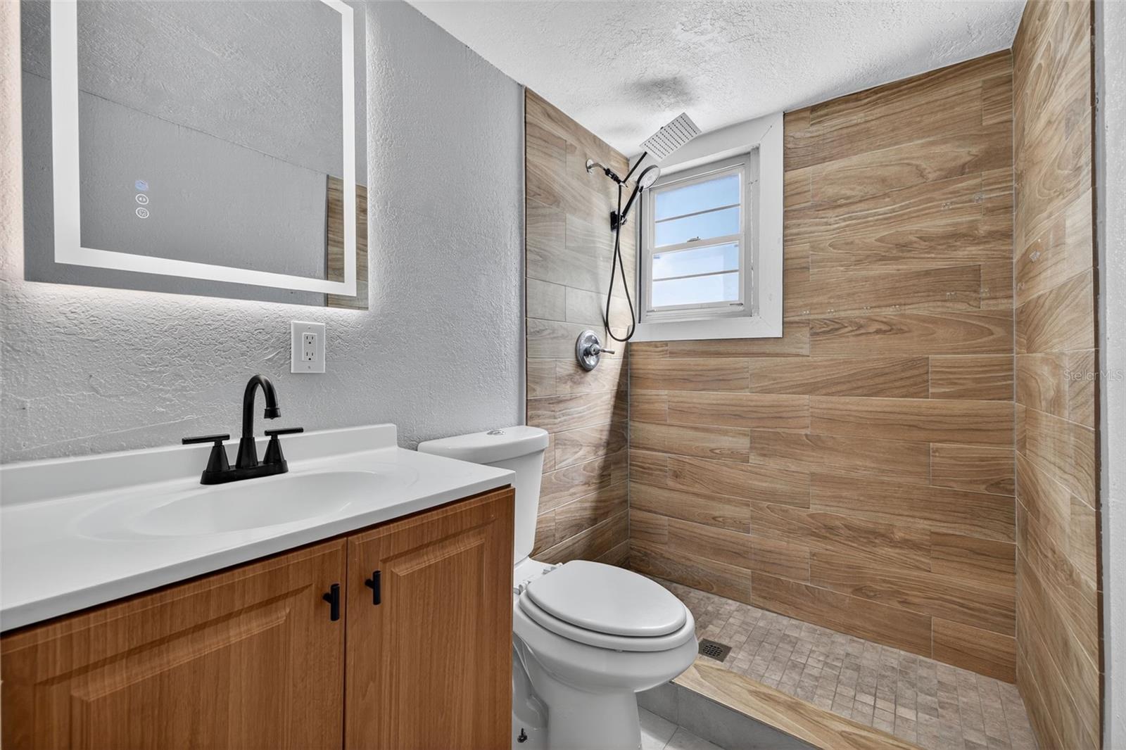 Image 32 of 41 For 2725 14th Avenue S