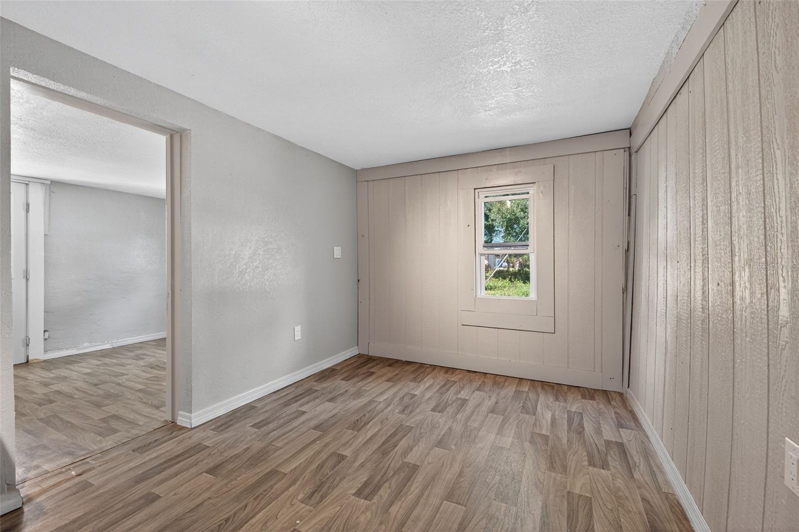 Image 32 of 40 For 2725 14th Avenue S