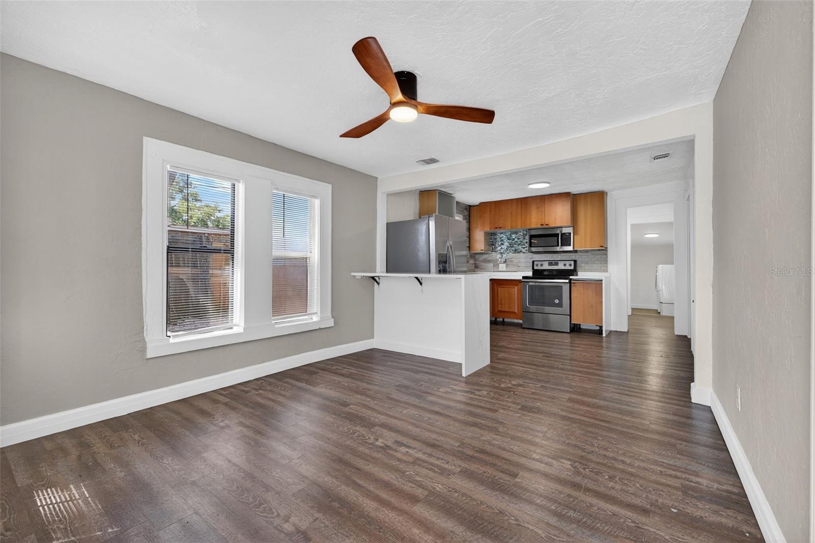 Image 5 of 40 For 2725 14th Avenue S