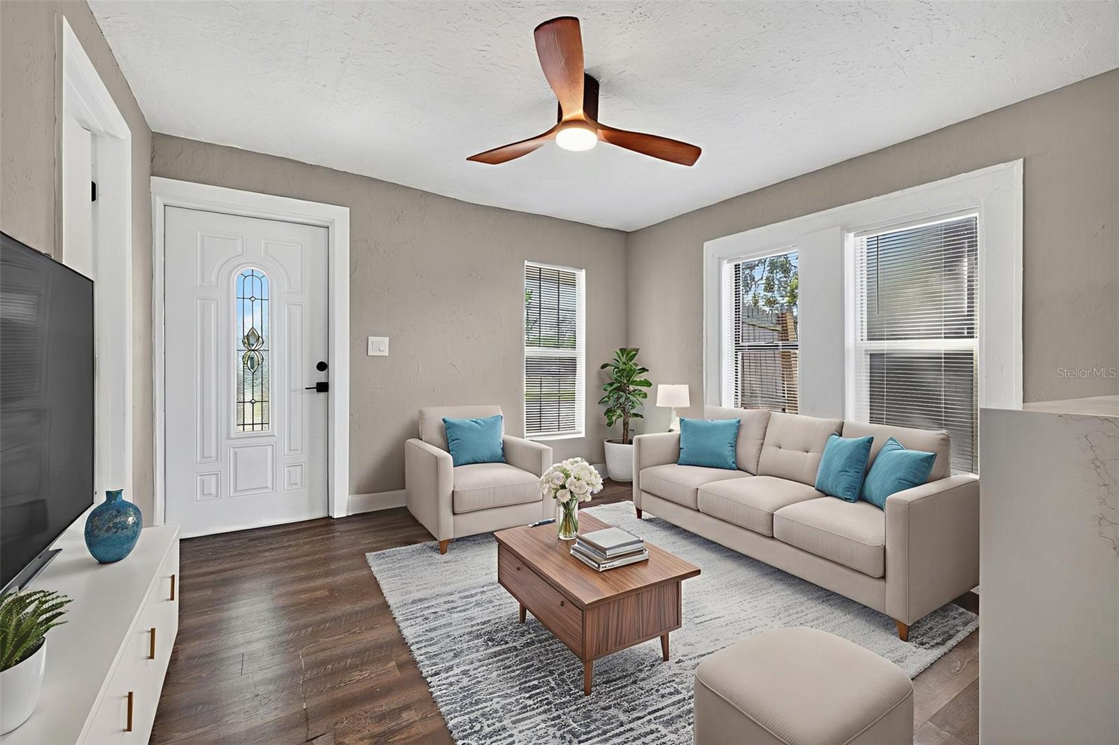 Image 6 of 40 For 2725 14th Avenue S