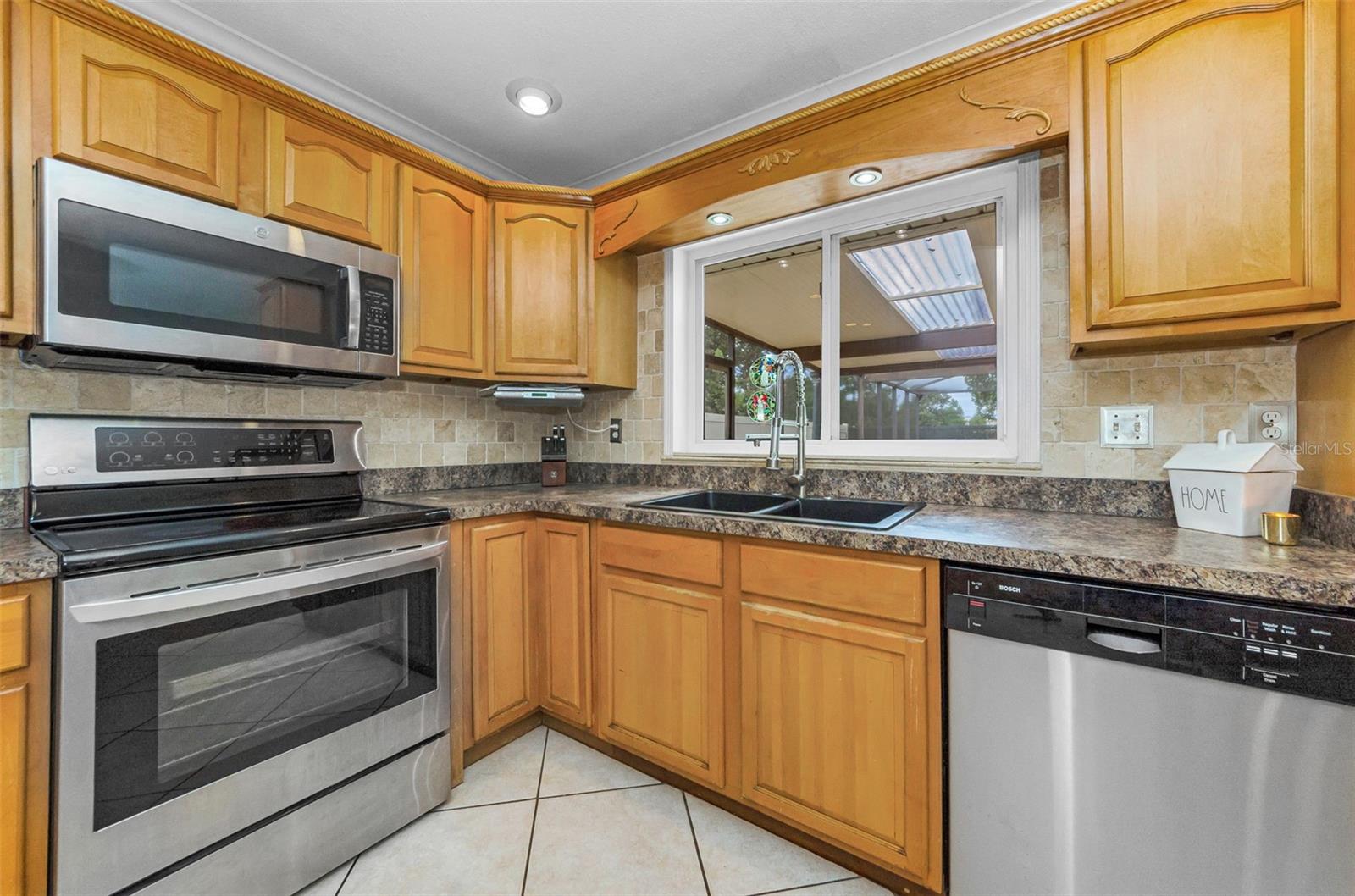 Image 12 of 61 For 8329 Broken Willow Lane