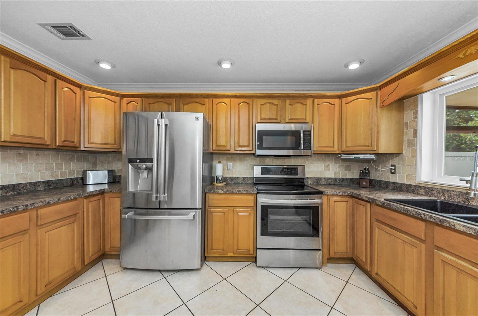 Image 13 of 61 For 8329 Broken Willow Lane
