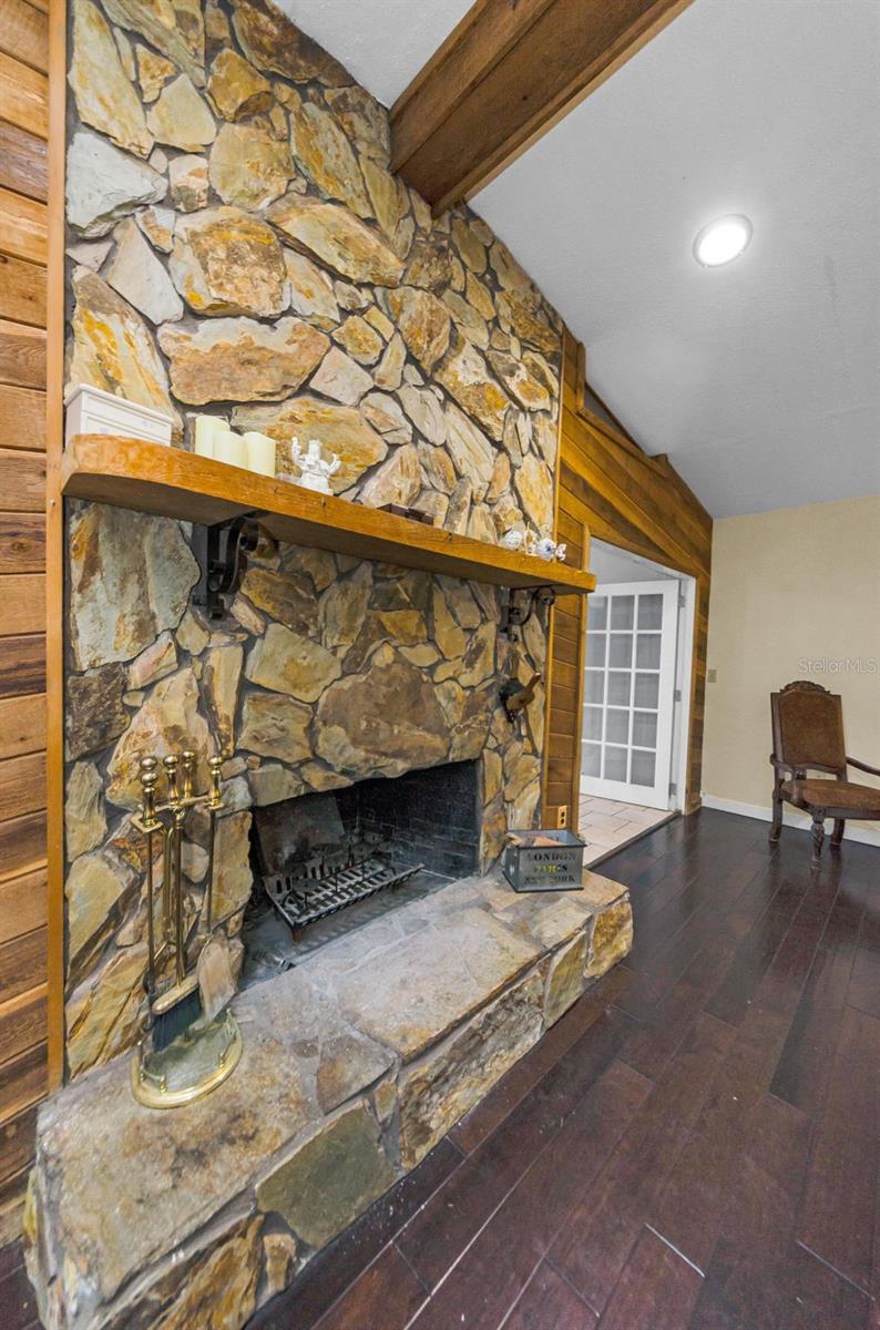 Image 23 of 61 For 8329 Broken Willow Lane