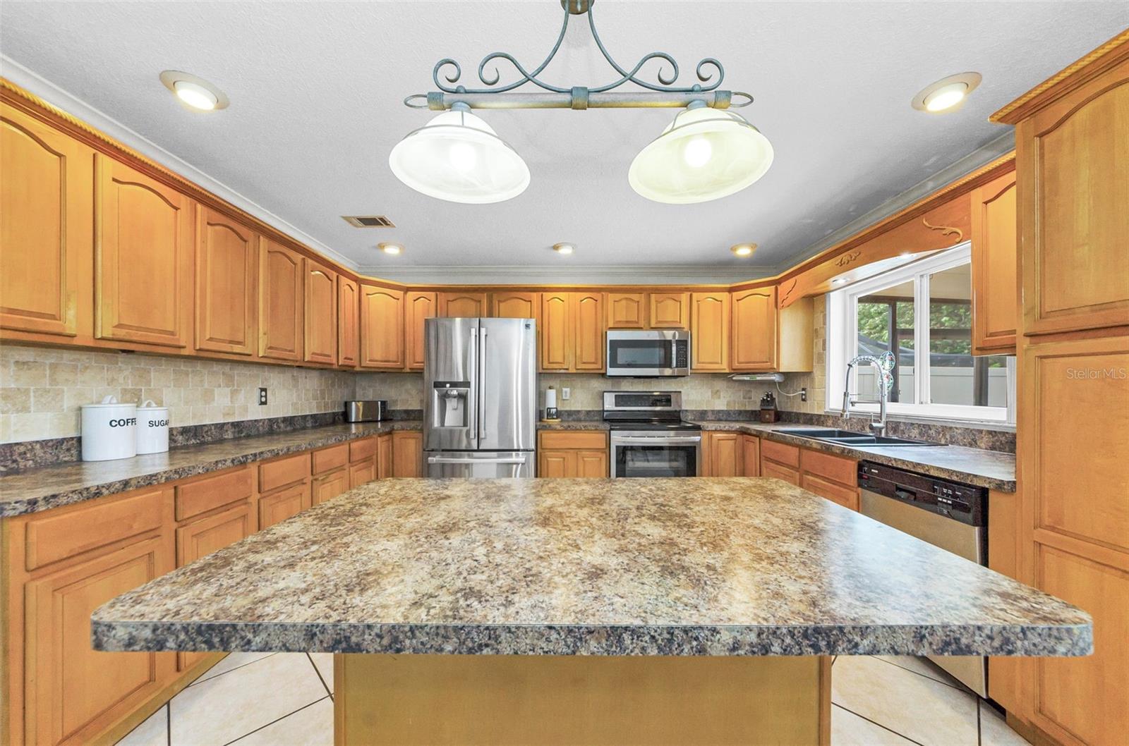 Image 3 of 61 For 8329 Broken Willow Lane