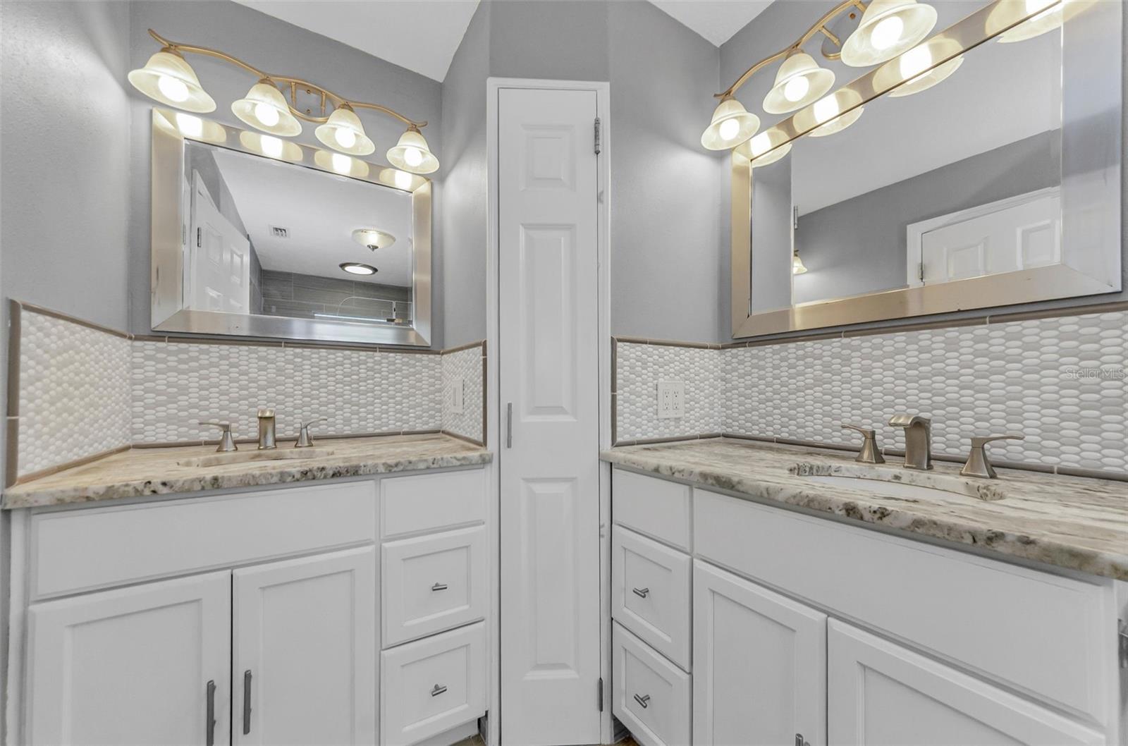 Image 30 of 61 For 8329 Broken Willow Lane